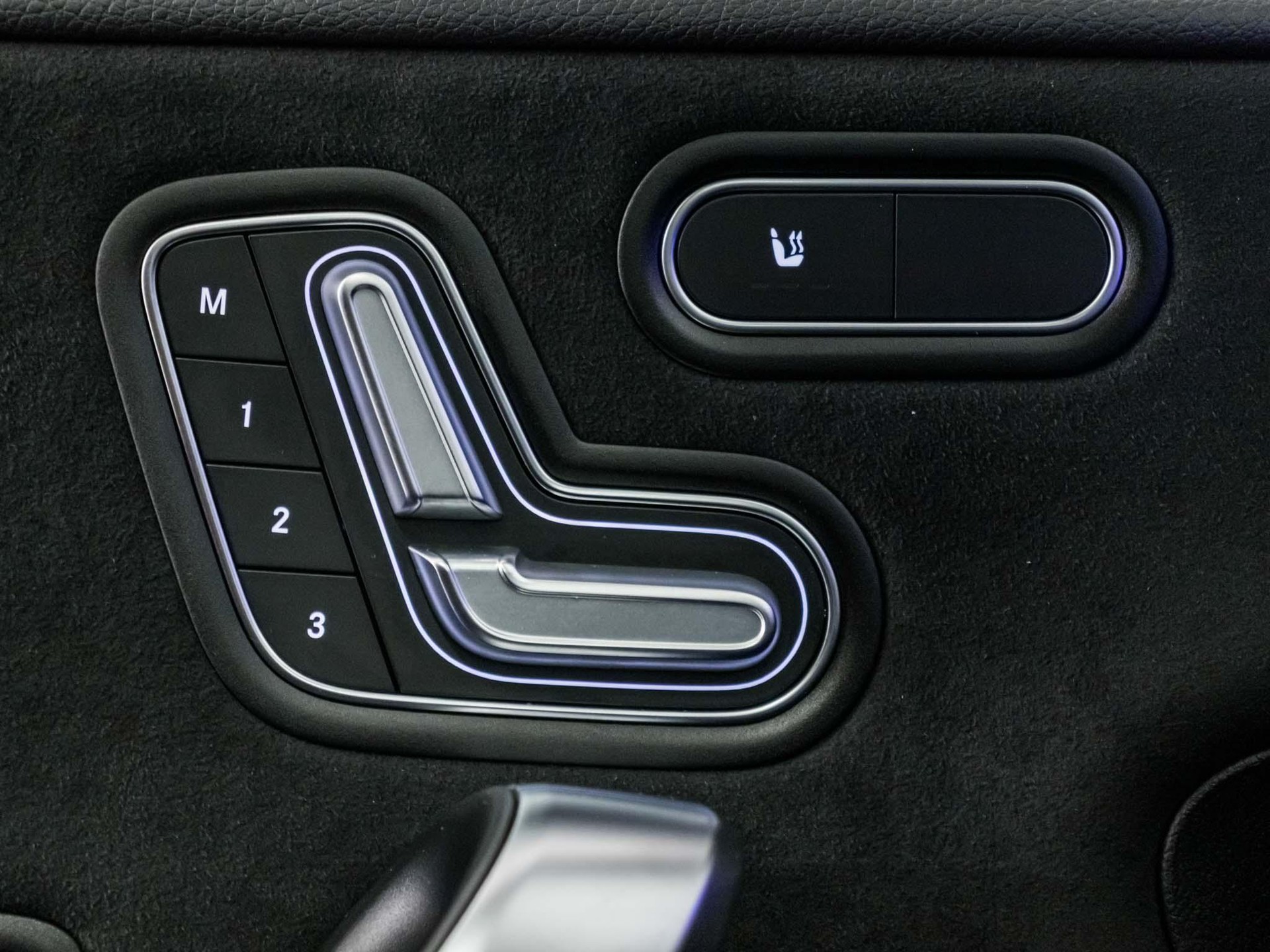 MERCEDES-BENZ A 180-image-12