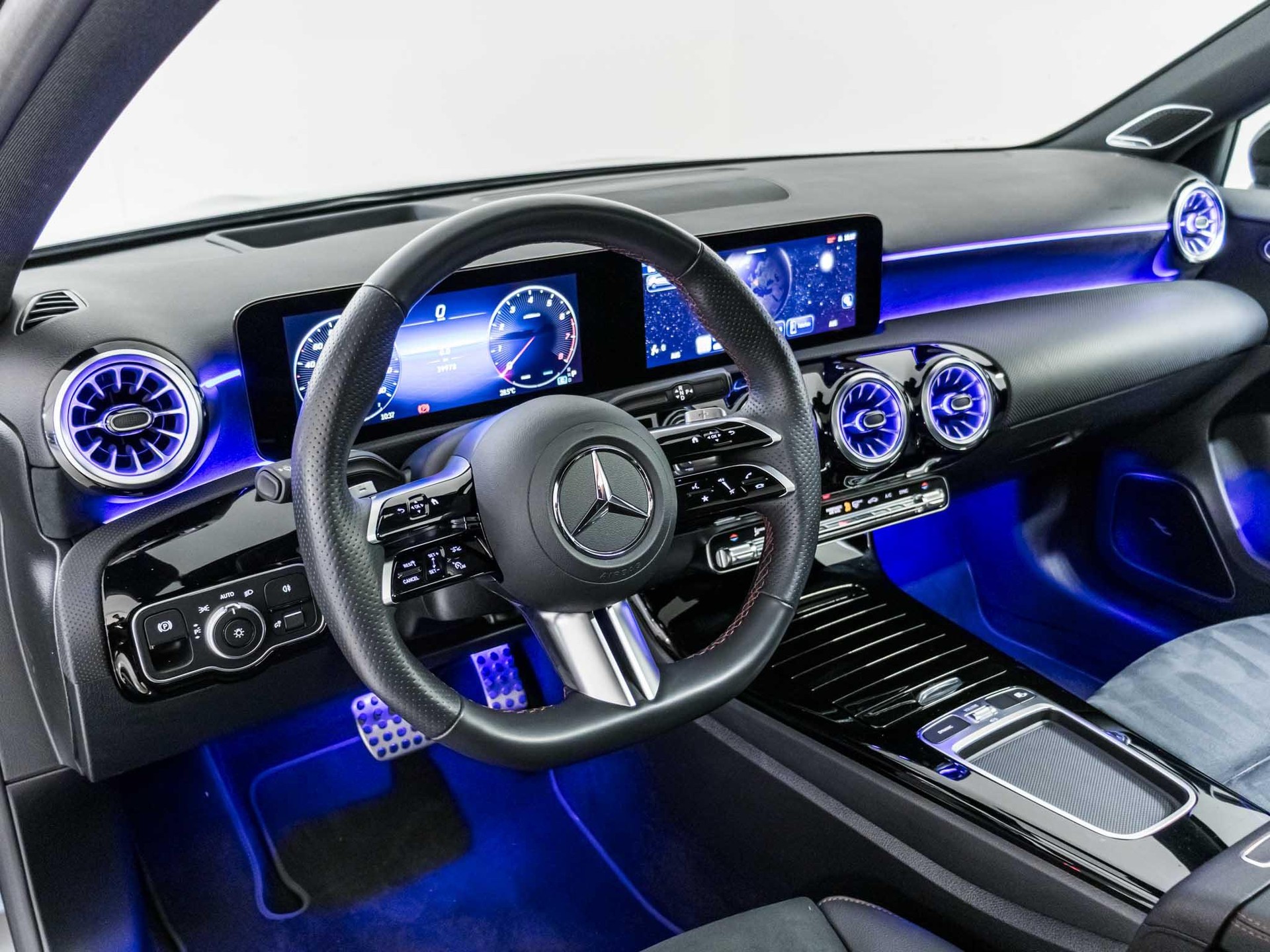 MERCEDES-BENZ A 180-image-9