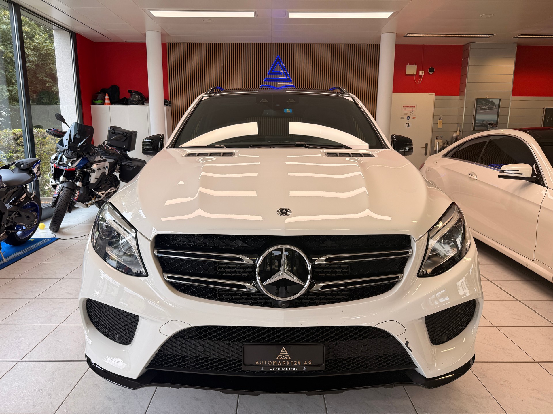 MERCEDES-BENZ GLE 350 d AMG-Line-image-1