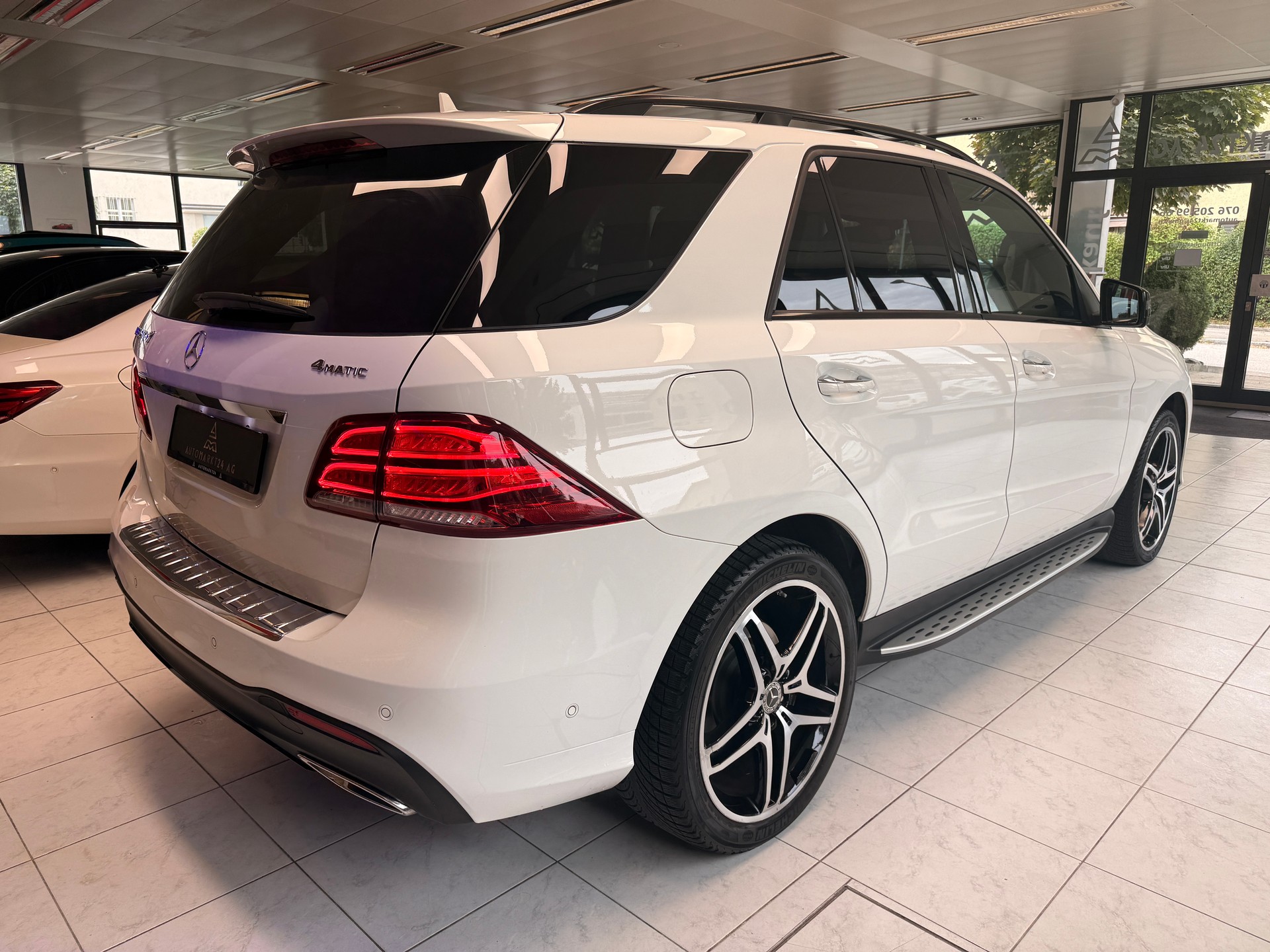MERCEDES-BENZ GLE 350 d AMG-Line-image-15