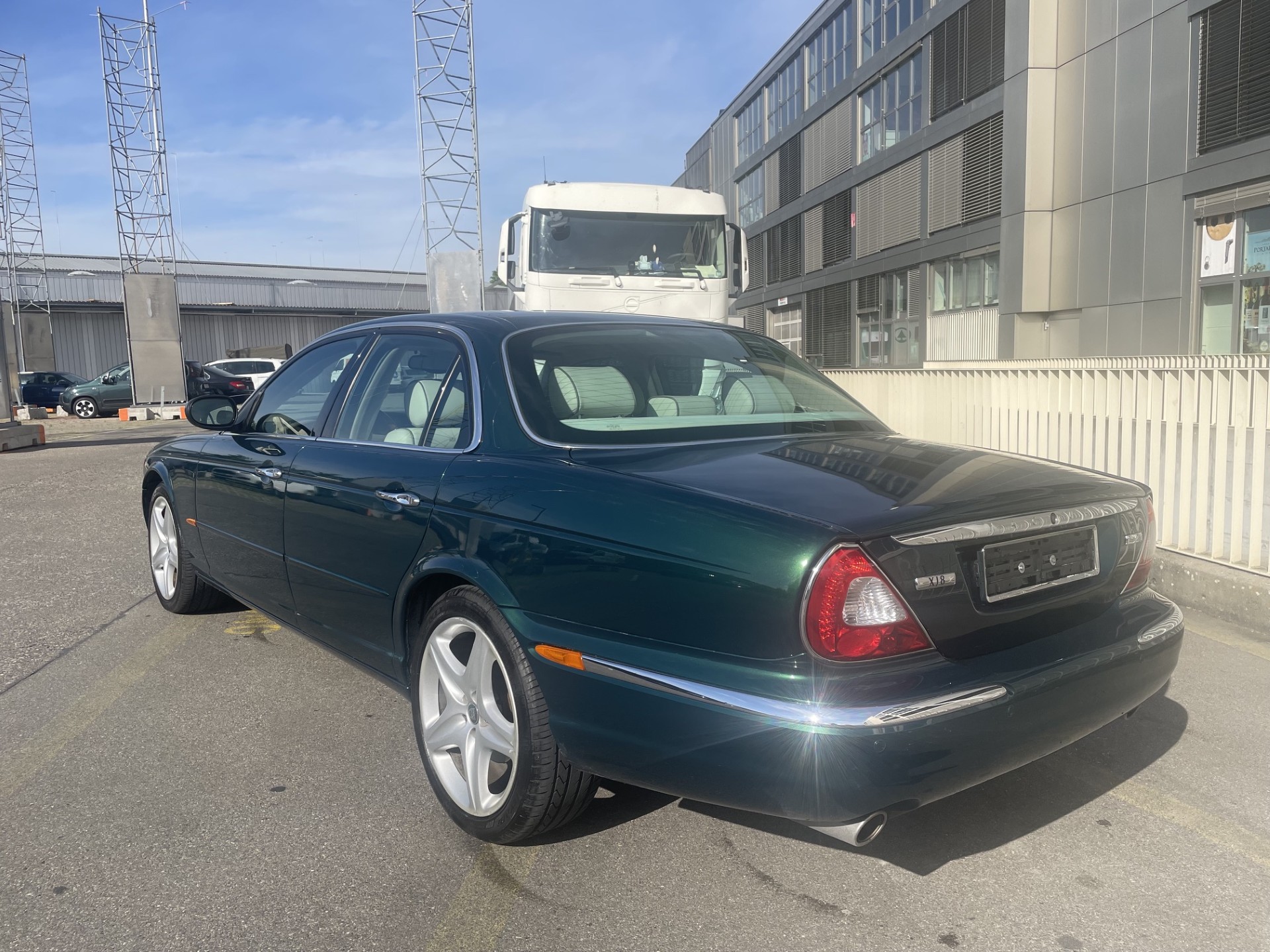 JAGUAR XJ8 4.2 V8 Executive-image-6
