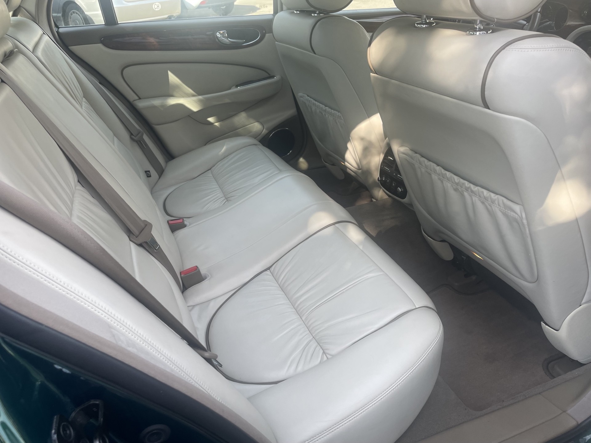 JAGUAR XJ8 4.2 V8 Executive-image-14