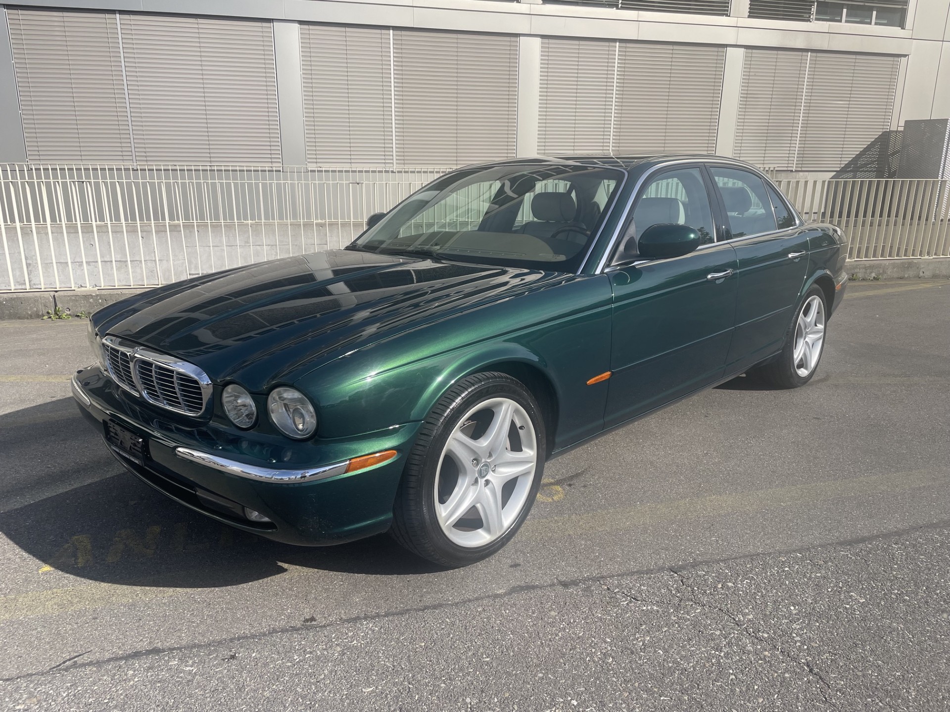 JAGUAR XJ8 4.2 V8 Executive-image-3