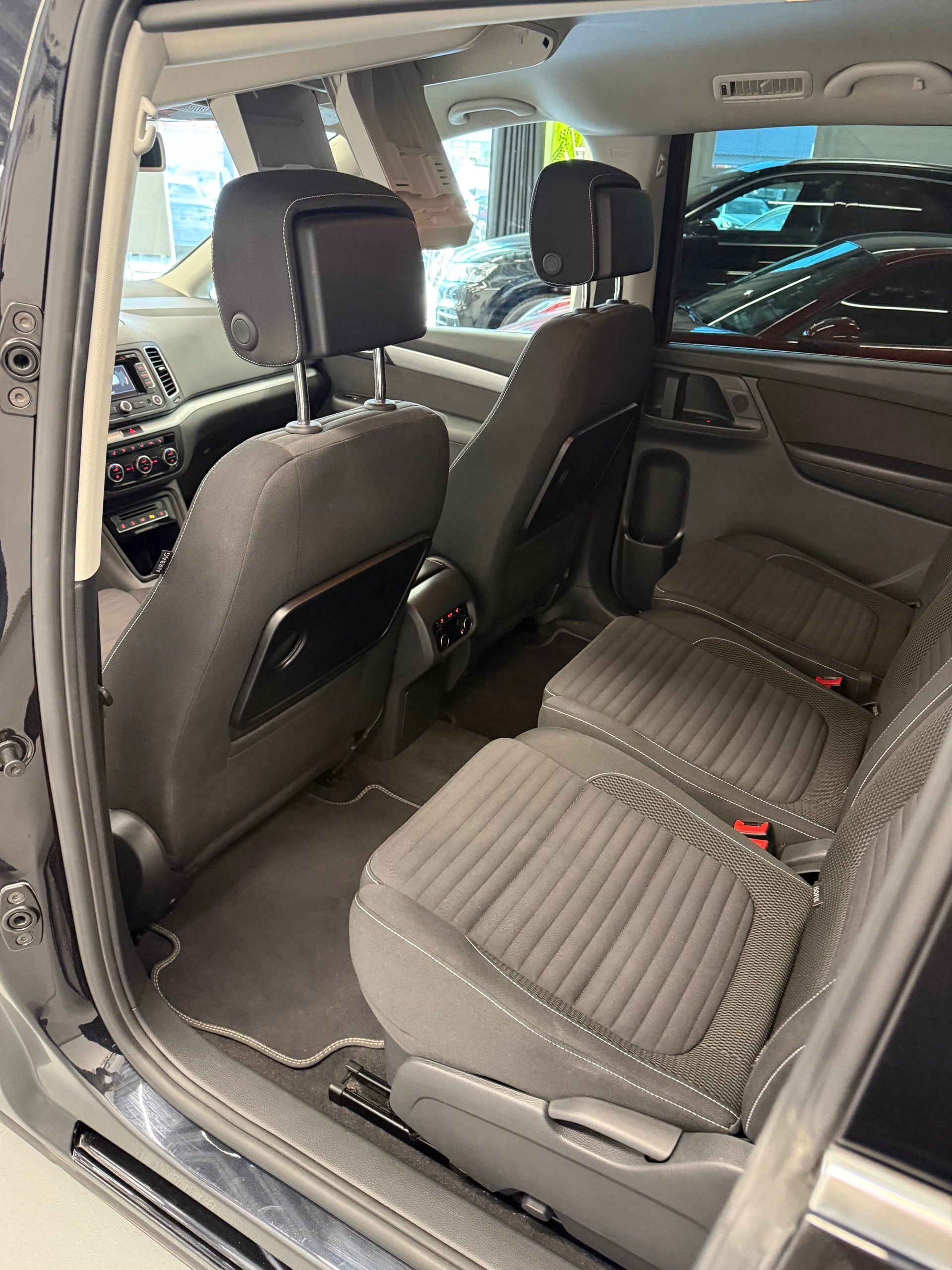 VW Sharan 2.0 TDI BlueMotion Technology Cup-image-18