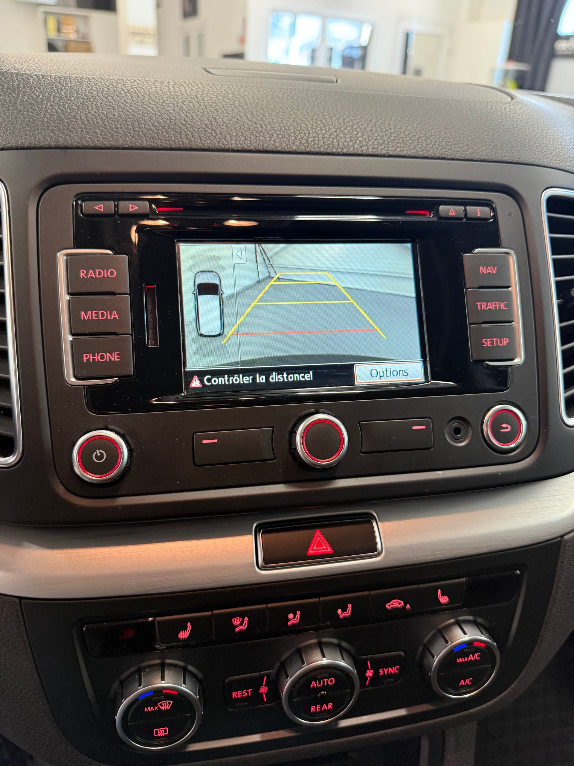 VW Sharan 2.0 TDI BlueMotion Technology Cup-image-28