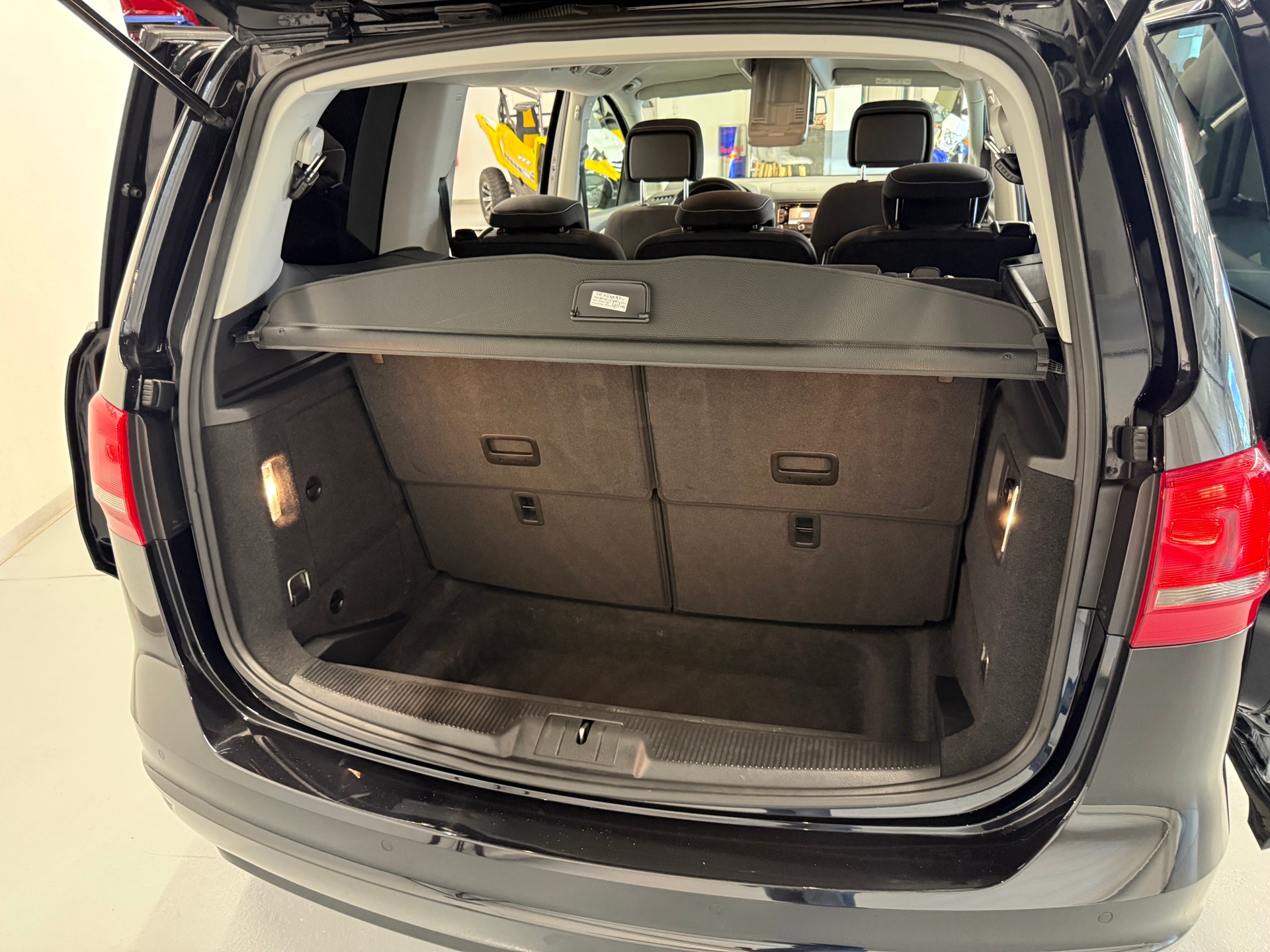 VW Sharan 2.0 TDI BlueMotion Technology Cup-image-21