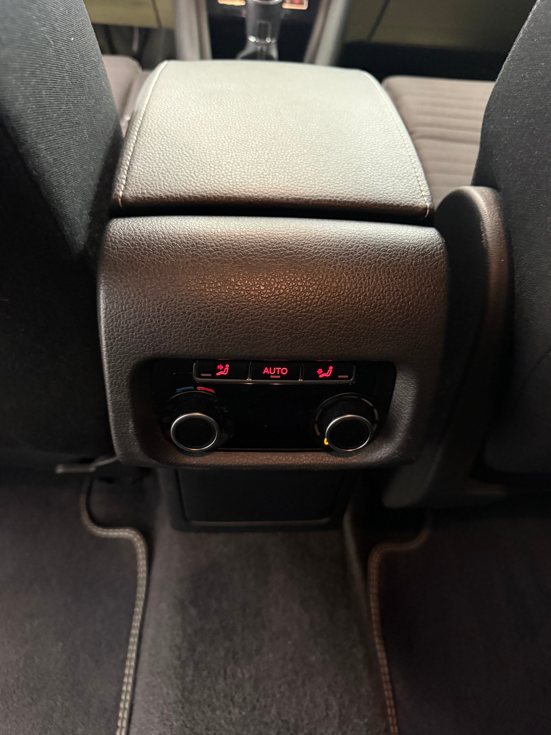 VW Sharan 2.0 TDI BlueMotion Technology Cup-image-22