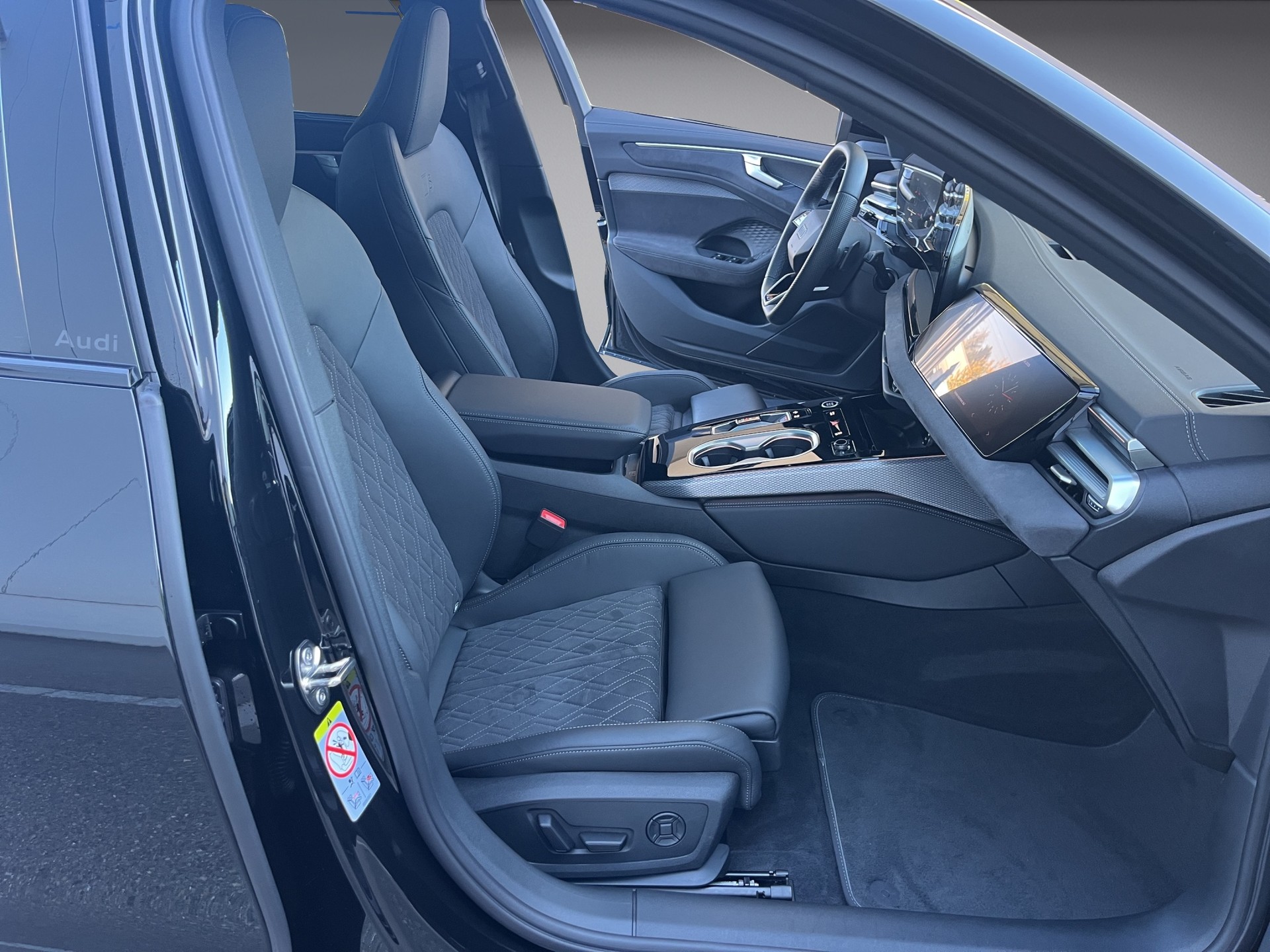 AUDI A6 Avant TFSI quattro 270 kW S tronic *B&O, Optik schwarz, ACC, AHK, el.Sitze Memory, 5J Garantie*-image-18