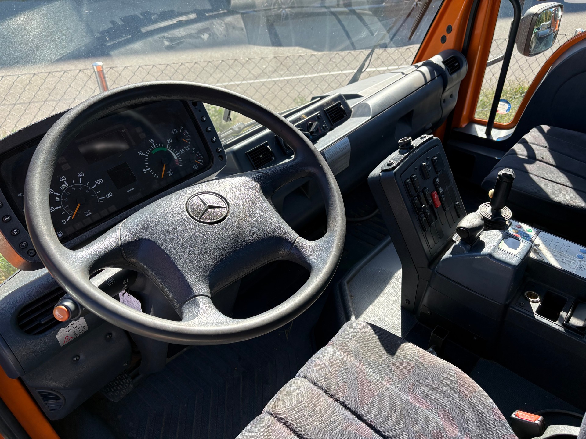 UNIMOG U400-image-8