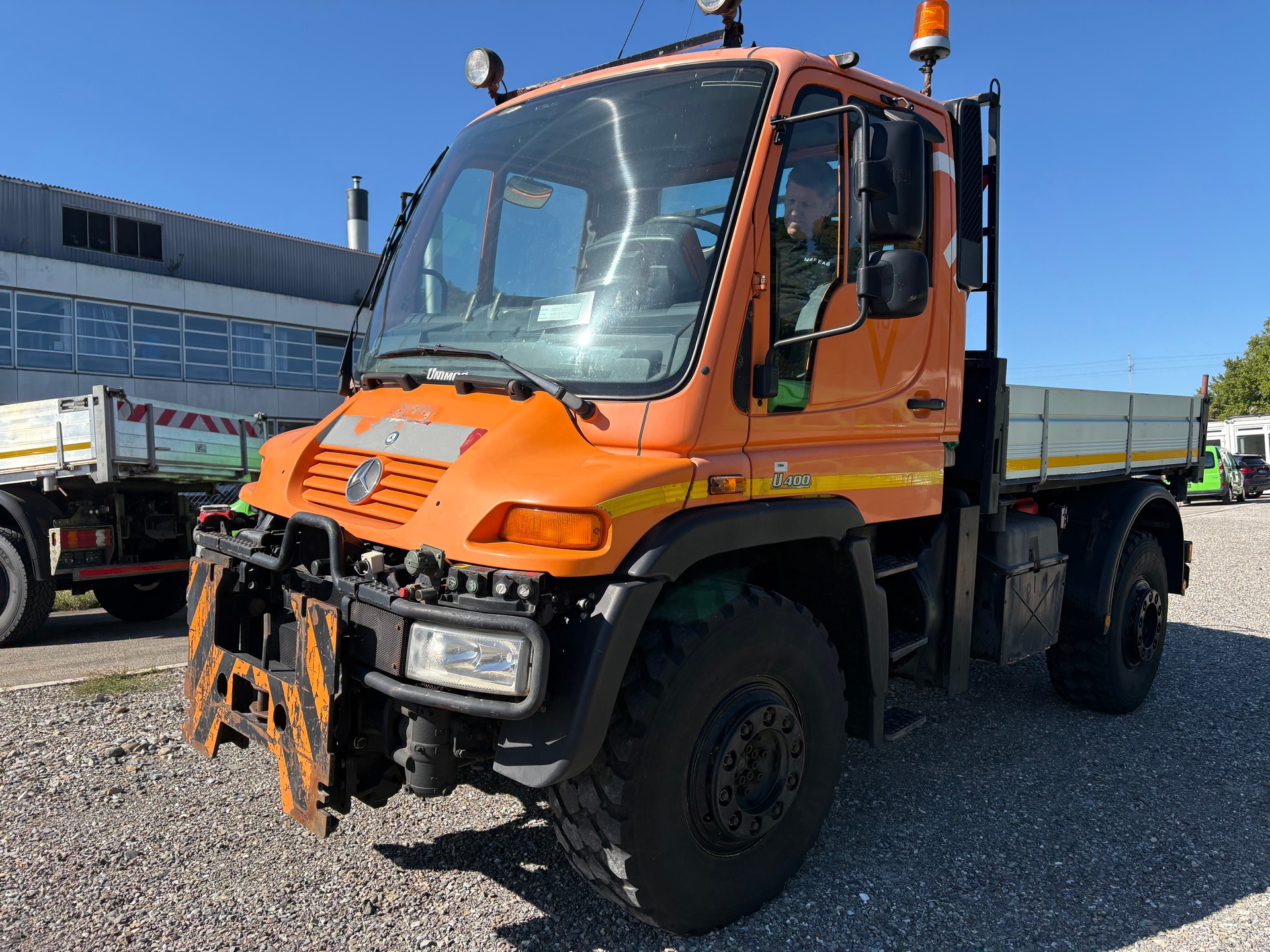 UNIMOG U400-image-2