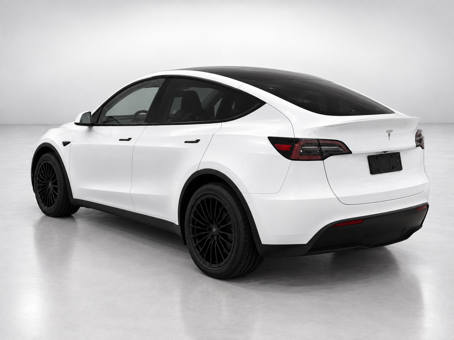 TESLA Model Y Long Range-image-1