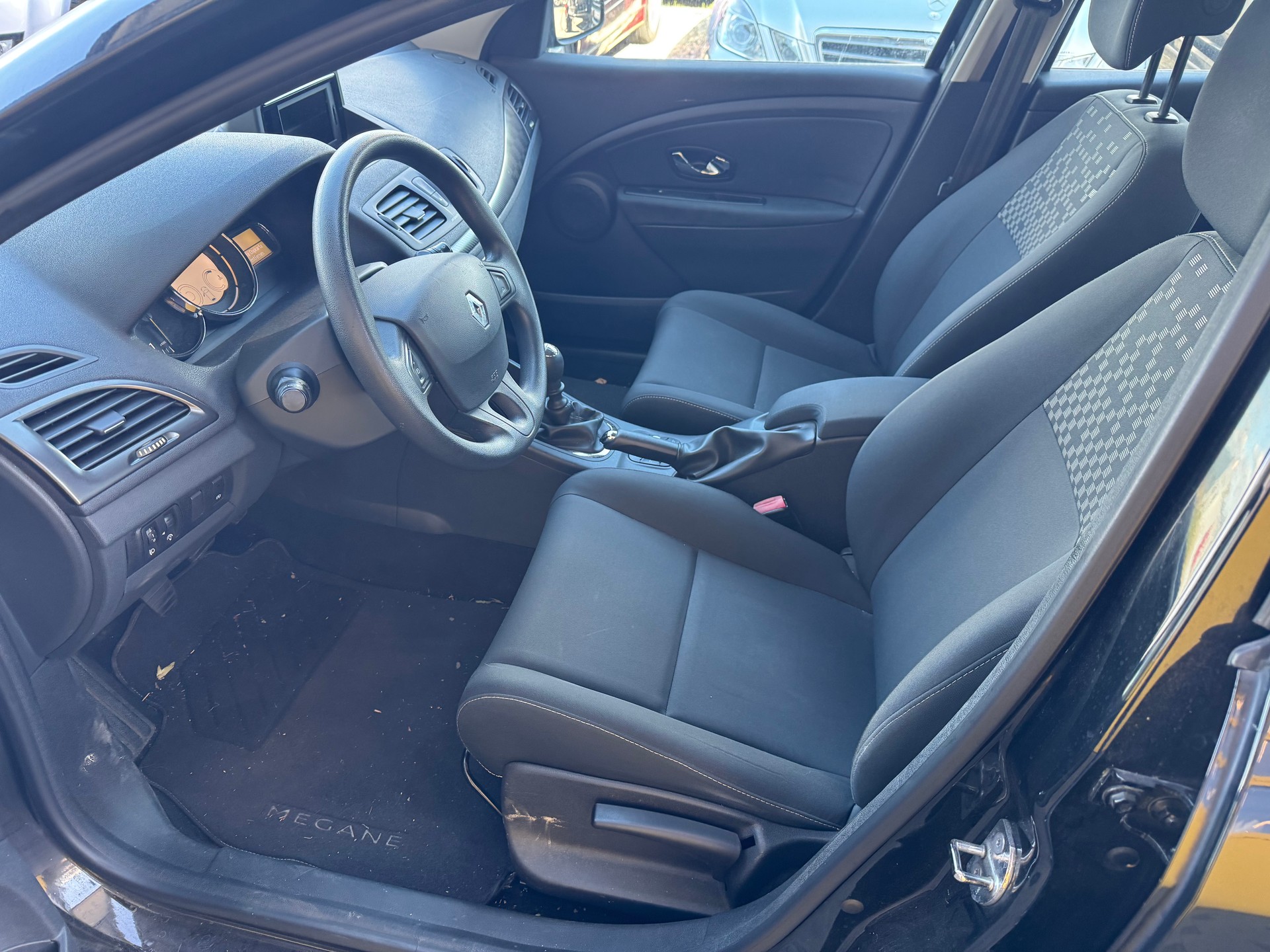 RENAULT Mégane 1.2 16V Turbo Dynamique-image-10