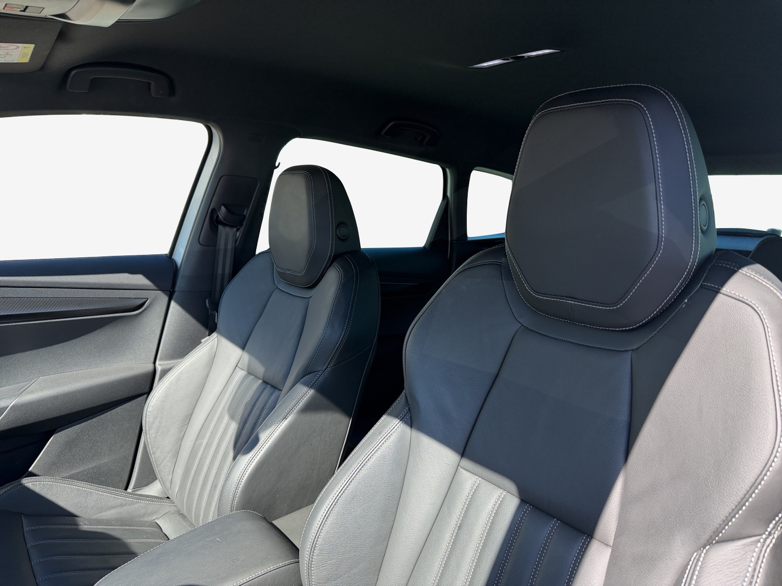 SKODA Karoq 2.0 TSI SportLine 4x4 DSG-image-13