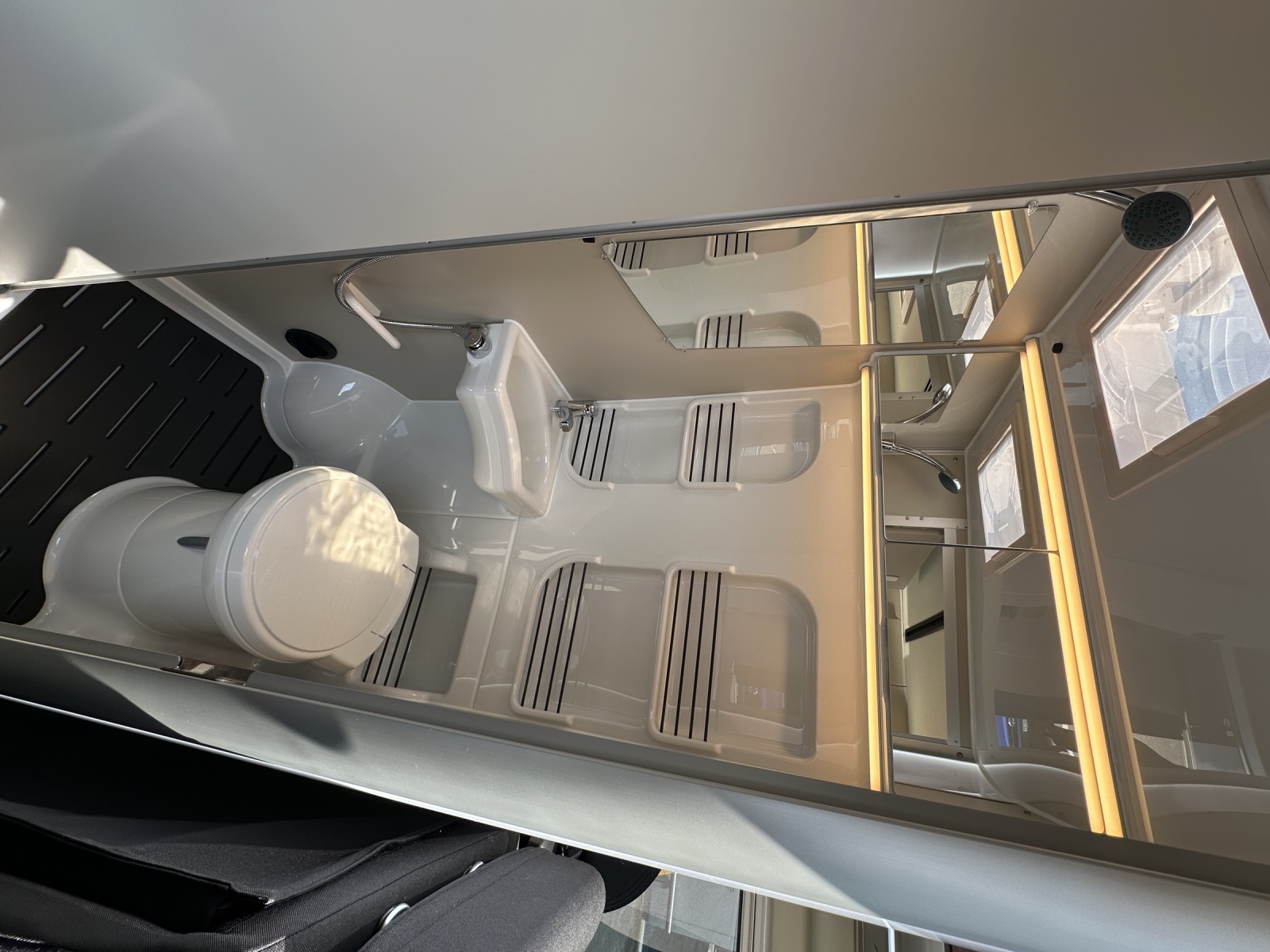 WESTFALIA Sven Hedin Premium MY 26 2.0 Bi-TDI 8G-image-18