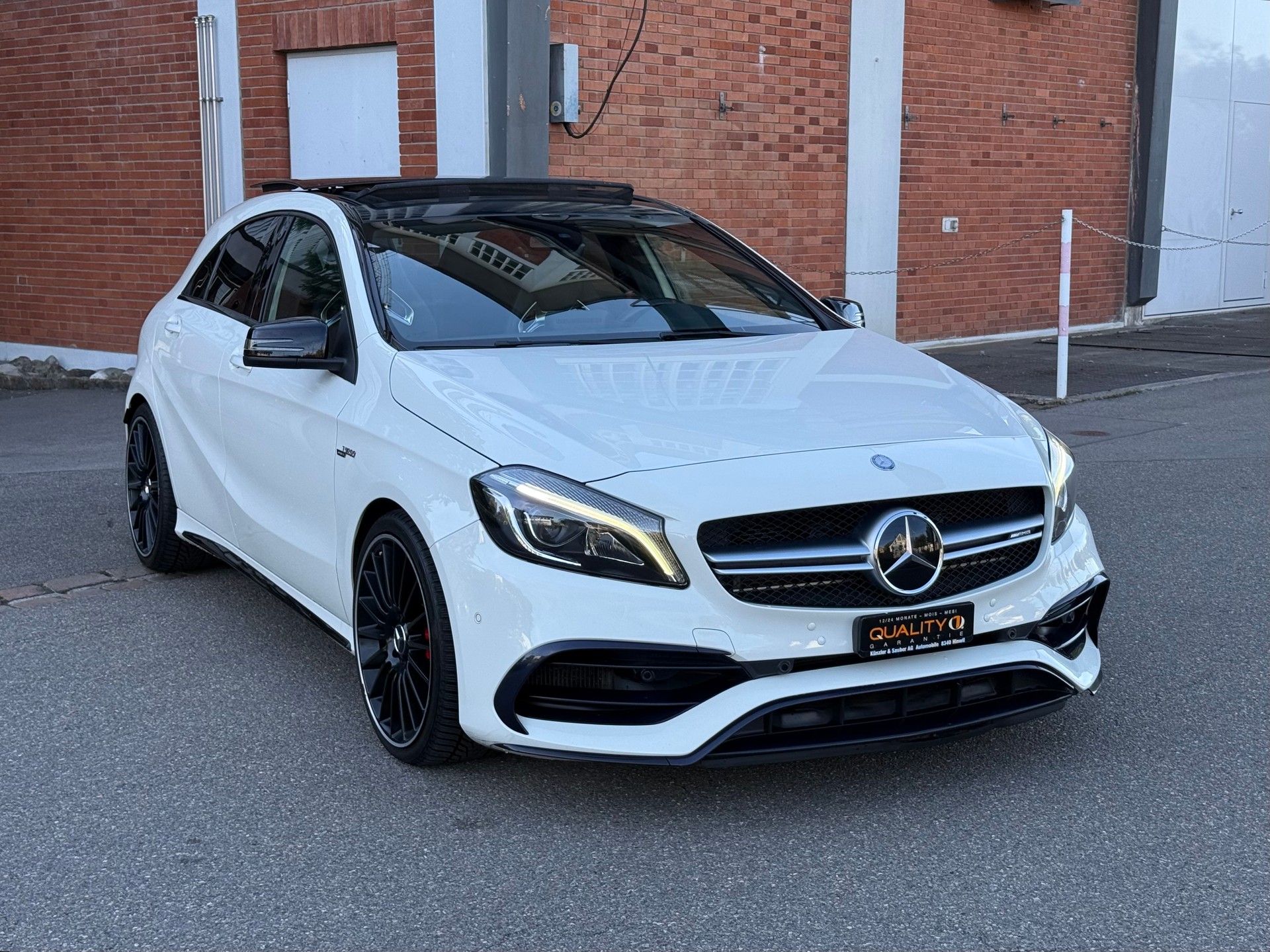 MERCEDES-BENZ A 45 AMG 4Matic Petronas 2015 Edition 7G-DCT-image-2