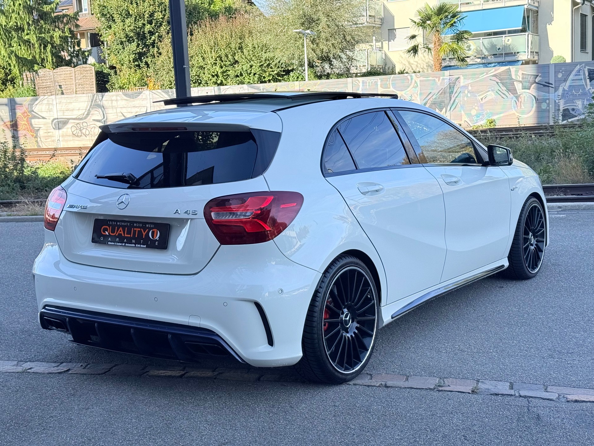 MERCEDES-BENZ A 45 AMG 4Matic Petronas 2015 Edition 7G-DCT-image-3