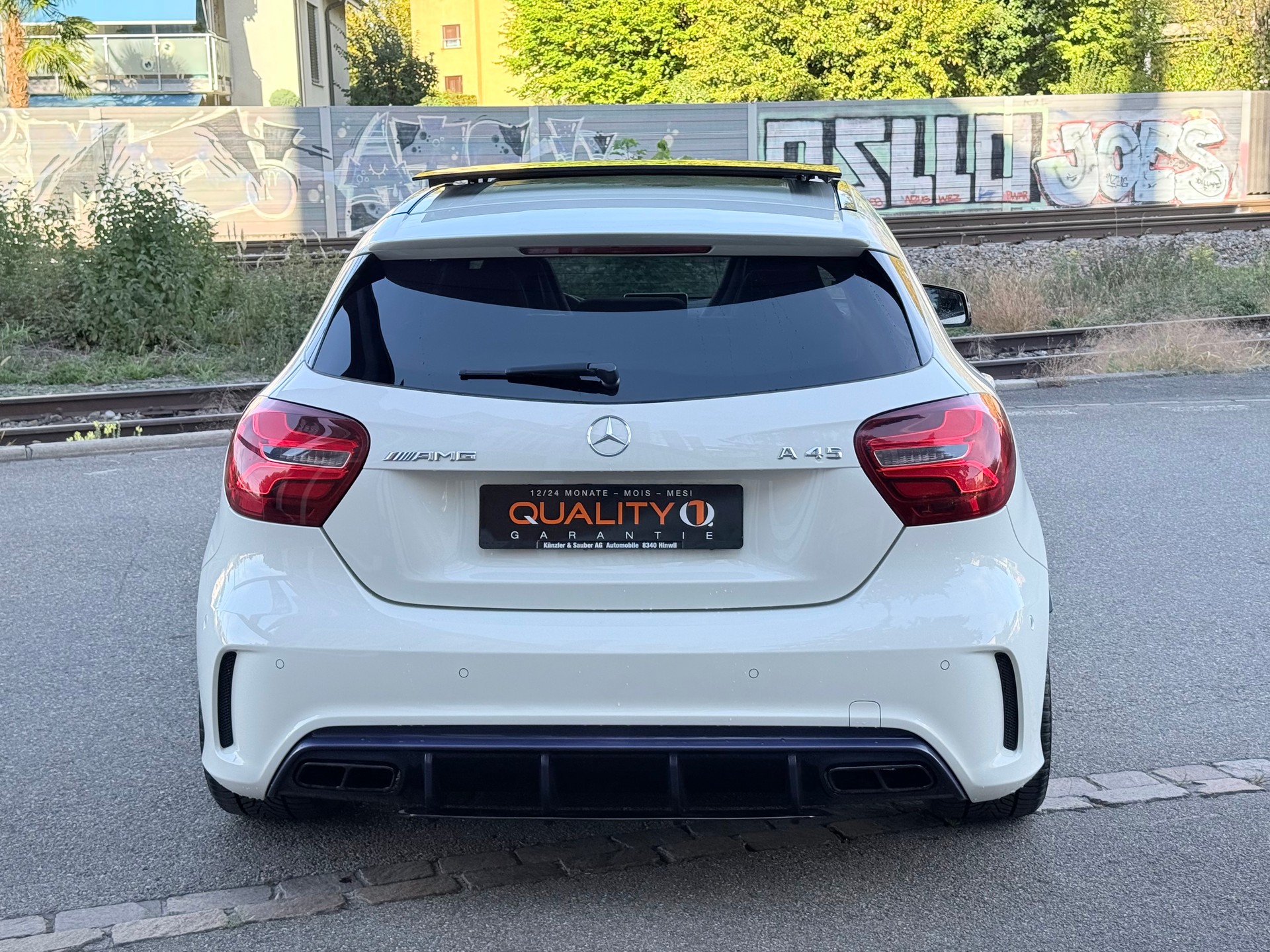 MERCEDES-BENZ A 45 AMG 4Matic Petronas 2015 Edition 7G-DCT-image-4
