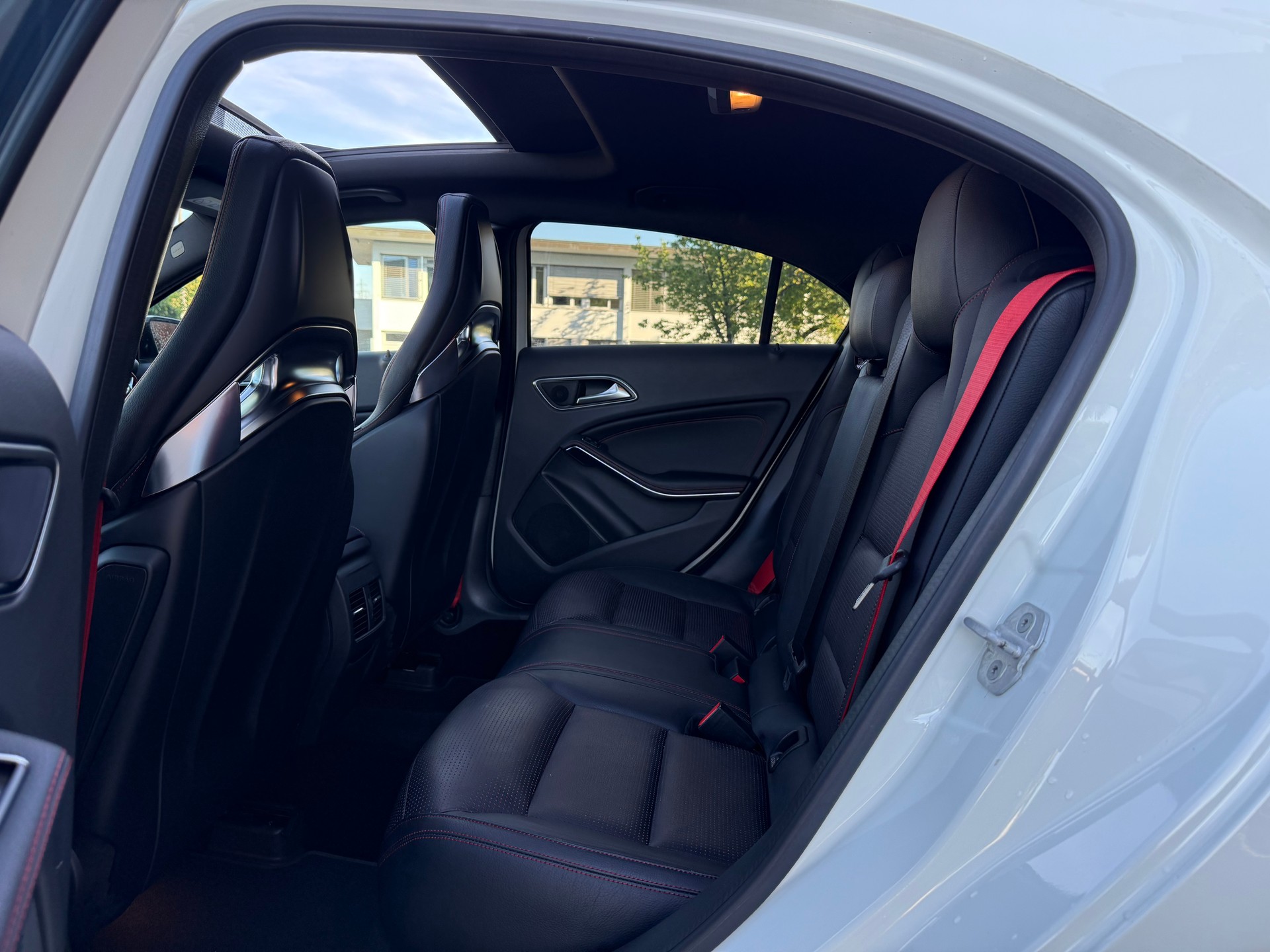 MERCEDES-BENZ A 45 AMG 4Matic Petronas 2015 Edition 7G-DCT-image-13
