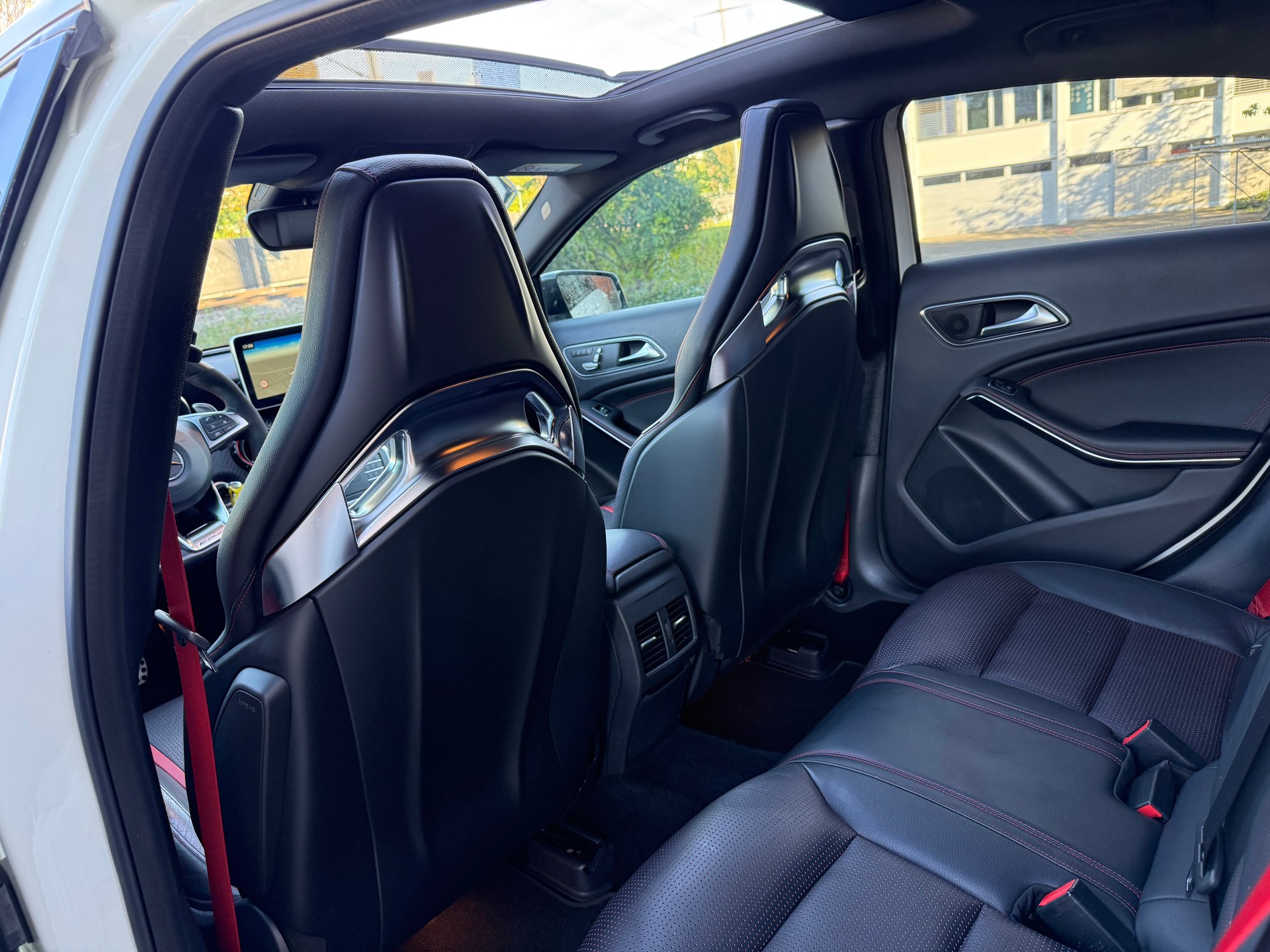 MERCEDES-BENZ A 45 AMG 4Matic Petronas 2015 Edition 7G-DCT-image-12