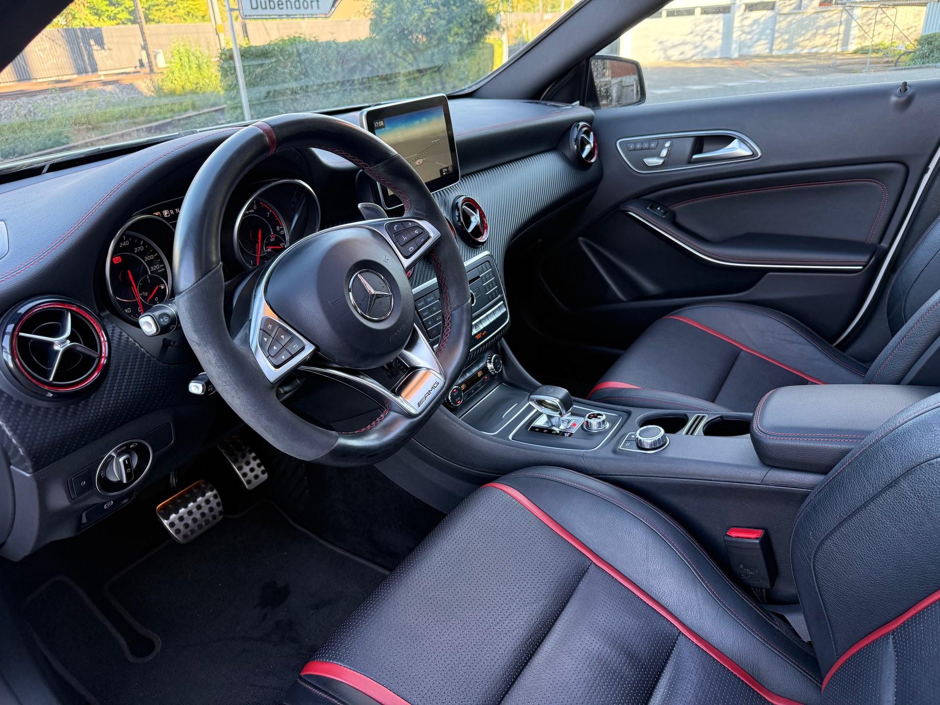 MERCEDES-BENZ A 45 AMG 4Matic Petronas 2015 Edition 7G-DCT-image-7