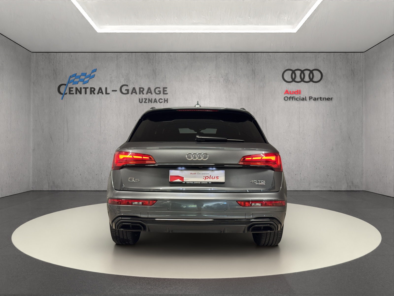 AUDI Q5 40 TDI Black Edition quattro S-tronic-image-3