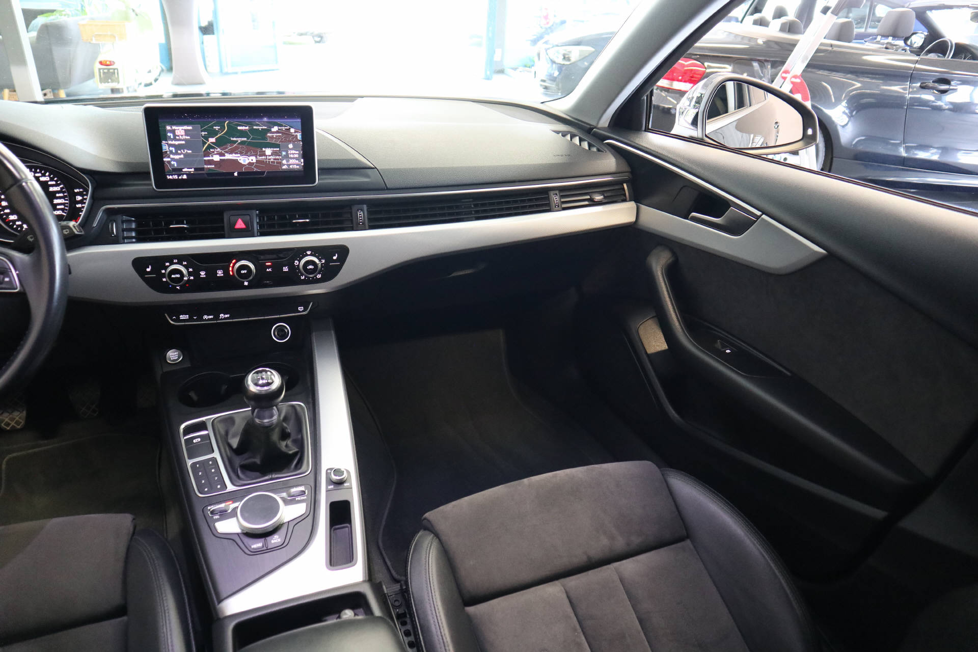 AUDI A4 Avant 2.0 TDI Sport-image-14