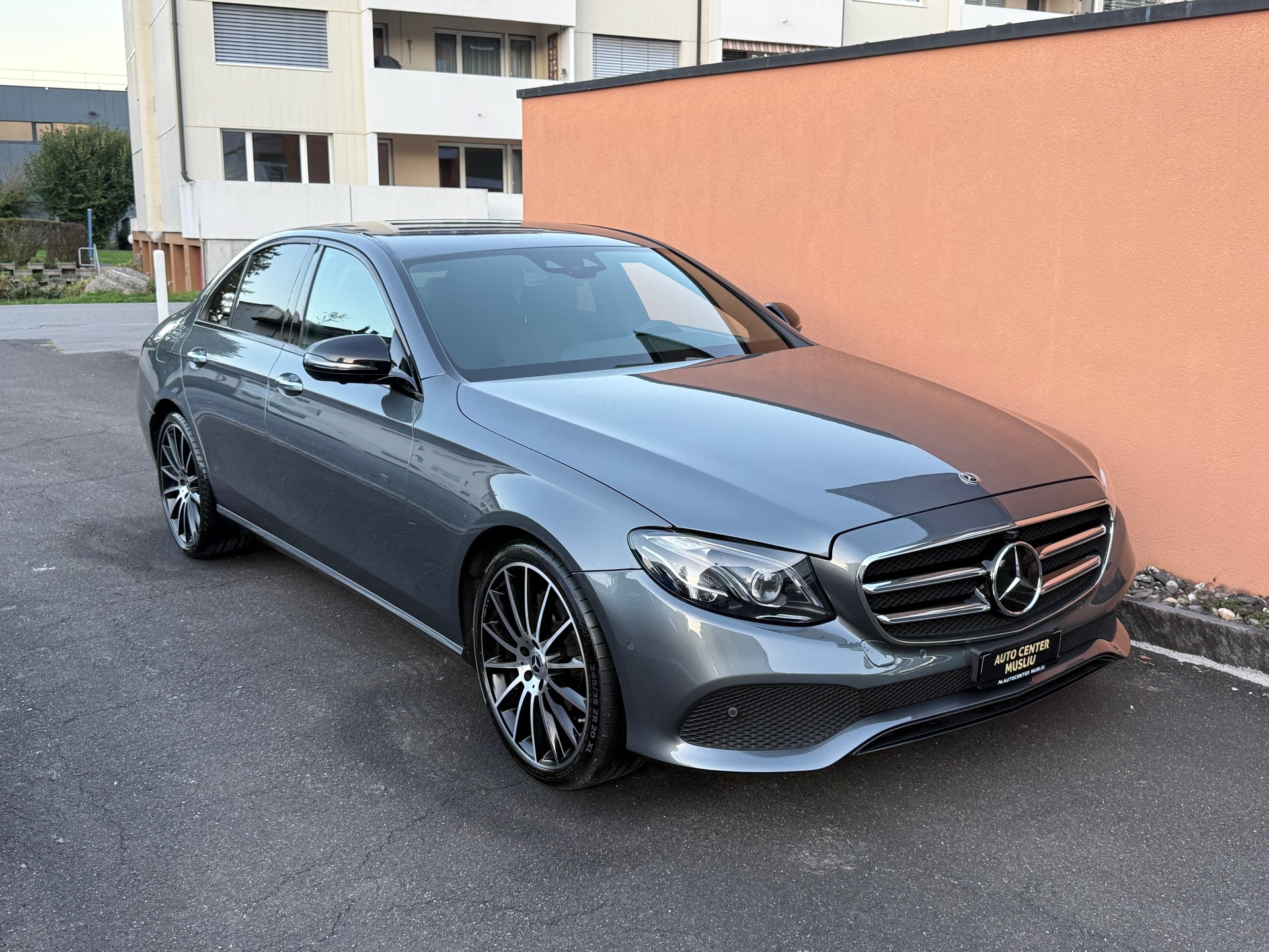MERCEDES-BENZ E 200 Avantgarde 4Matic 9G-Tronic-image-5
