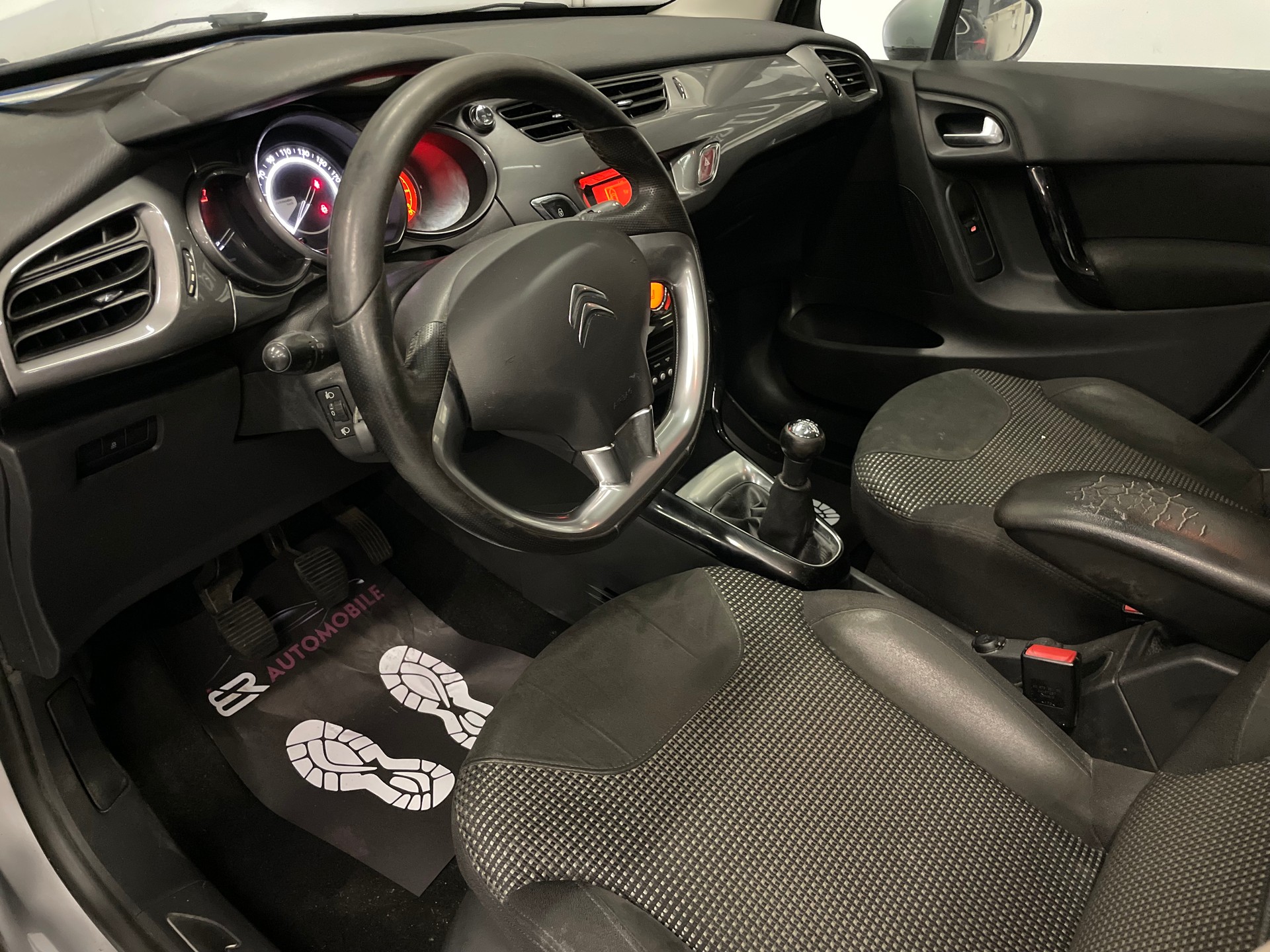 CITROEN C3 1.6i 16V Exclusive-image-10