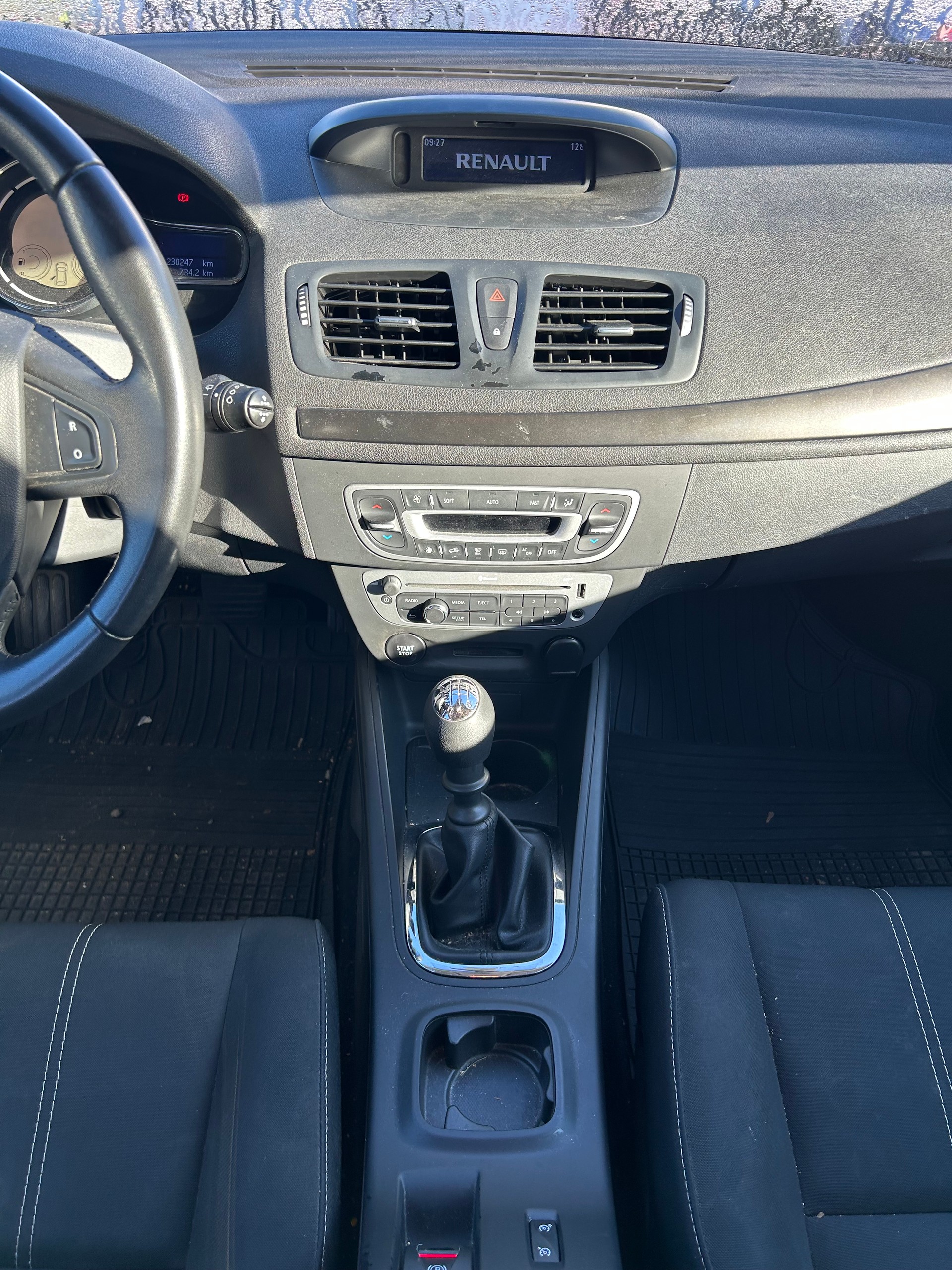 RENAULT Mégane Grandtour 1.5 dCi Bose-image-9