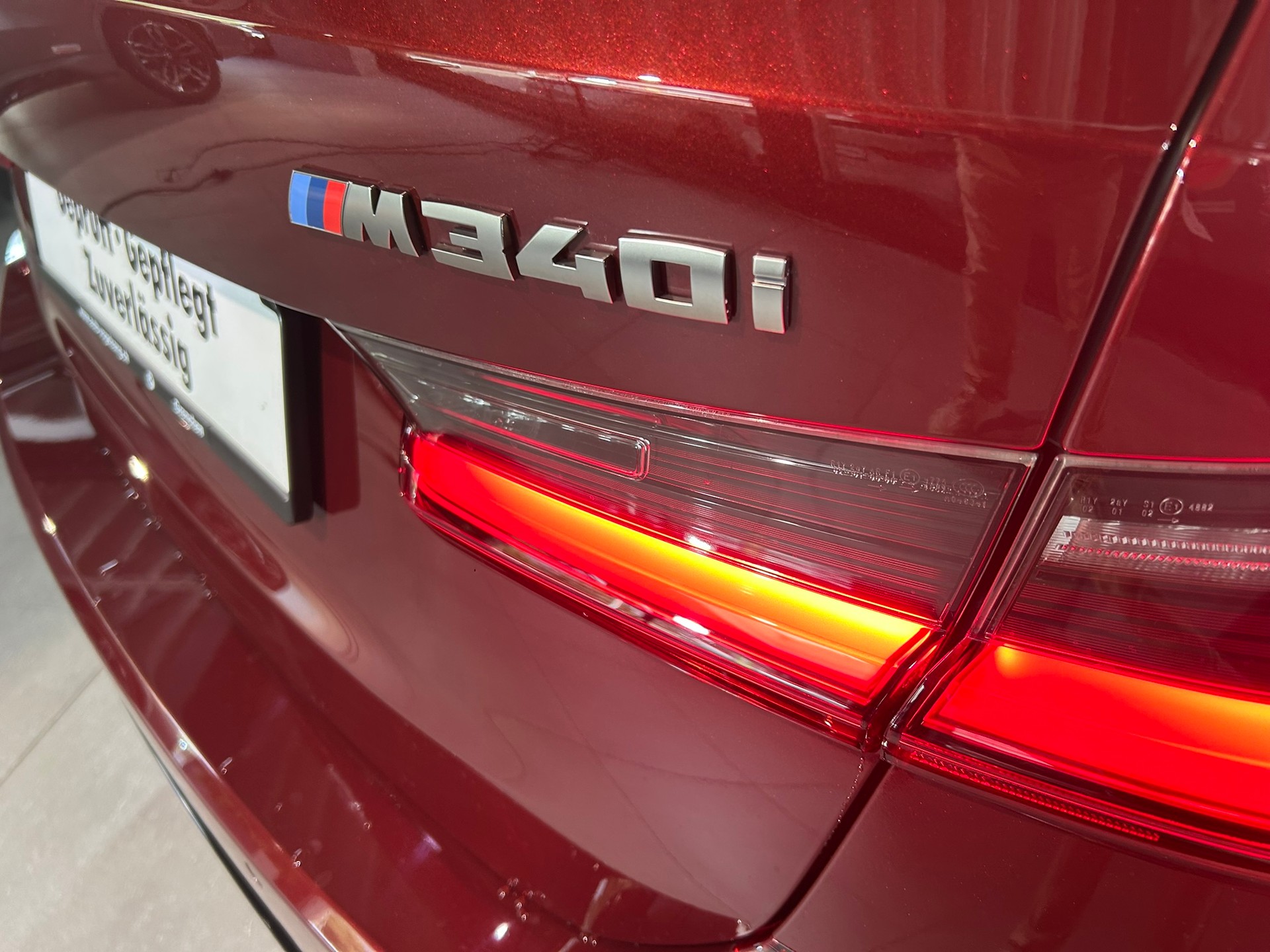 BMW M340i xDrive 48V Touring Steptronic-image-17