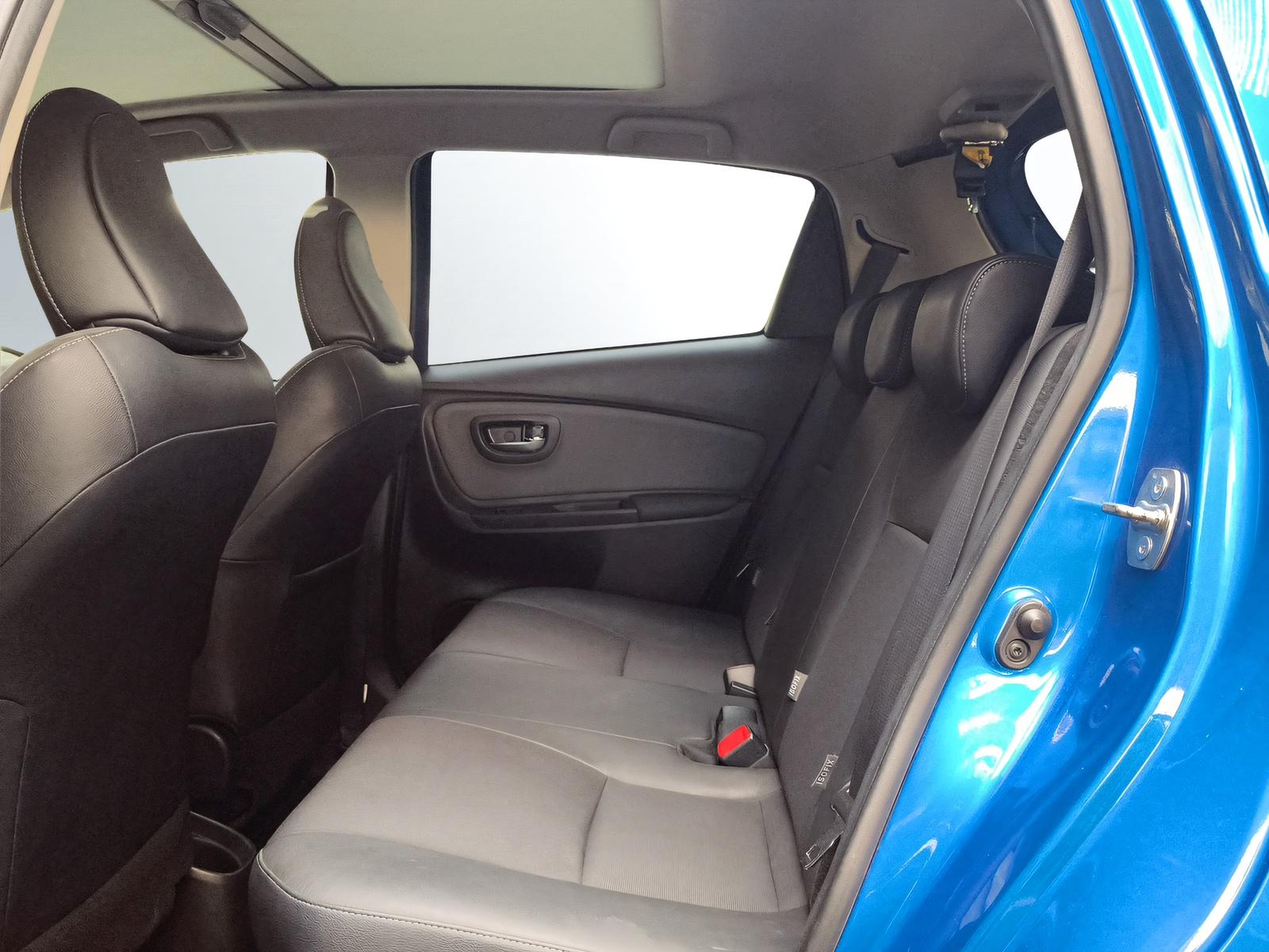 TOYOTA Yaris 1.5 VVT-i HSD Sol Premium-image-8
