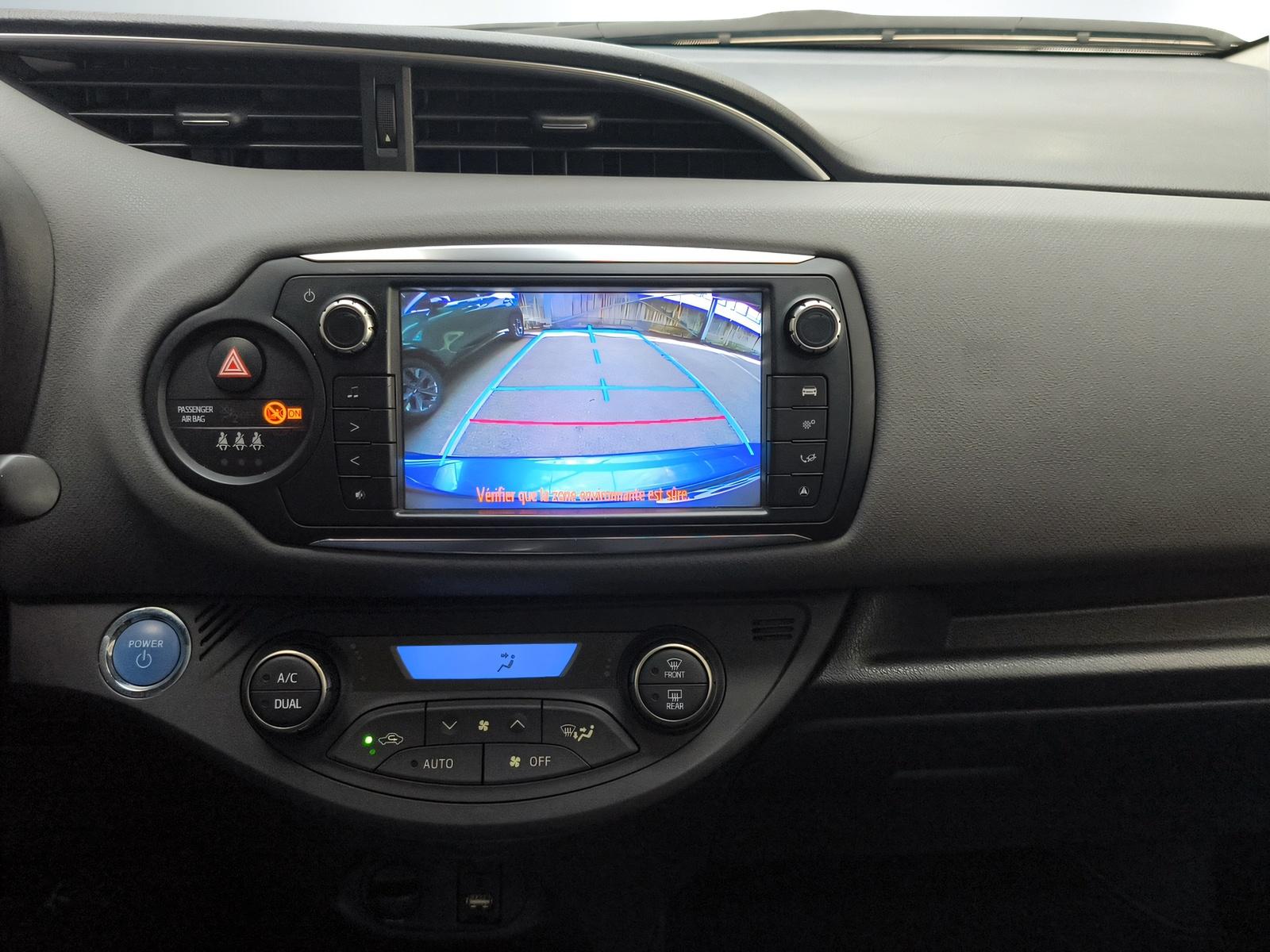 TOYOTA Yaris 1.5 VVT-i HSD Sol Premium-image-6