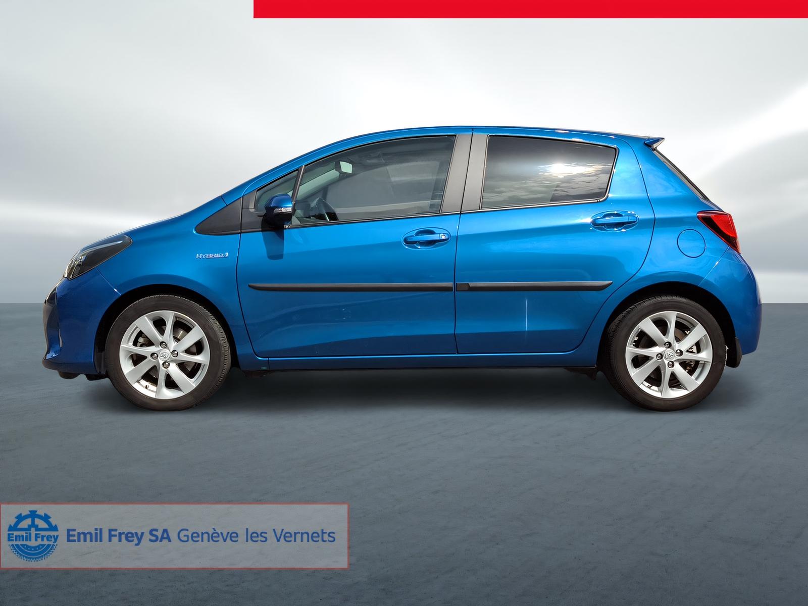 TOYOTA Yaris 1.5 VVT-i HSD Sol Premium-image-3