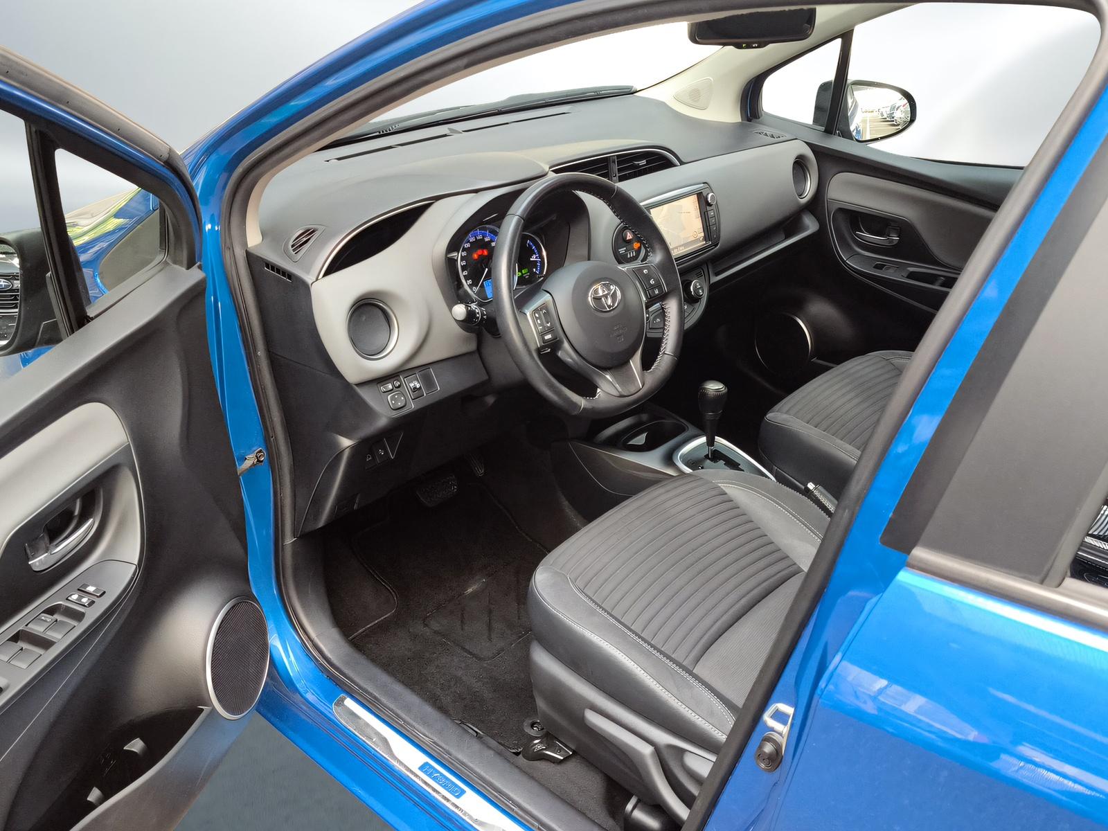 TOYOTA Yaris 1.5 VVT-i HSD Sol Premium-image-18