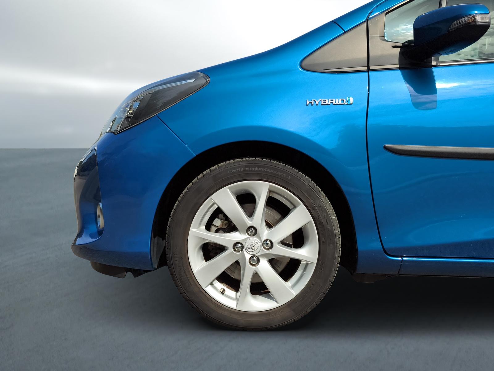 TOYOTA Yaris 1.5 VVT-i HSD Sol Premium-image-11