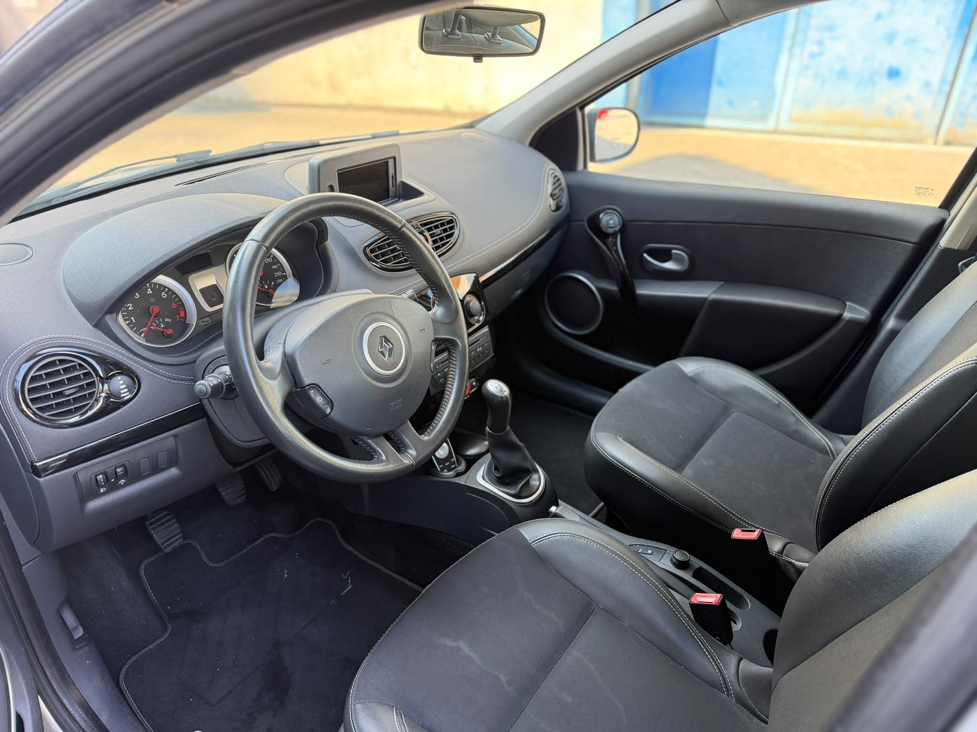 RENAULT Clio 1.2 16V Turbo Night&Day-image-6