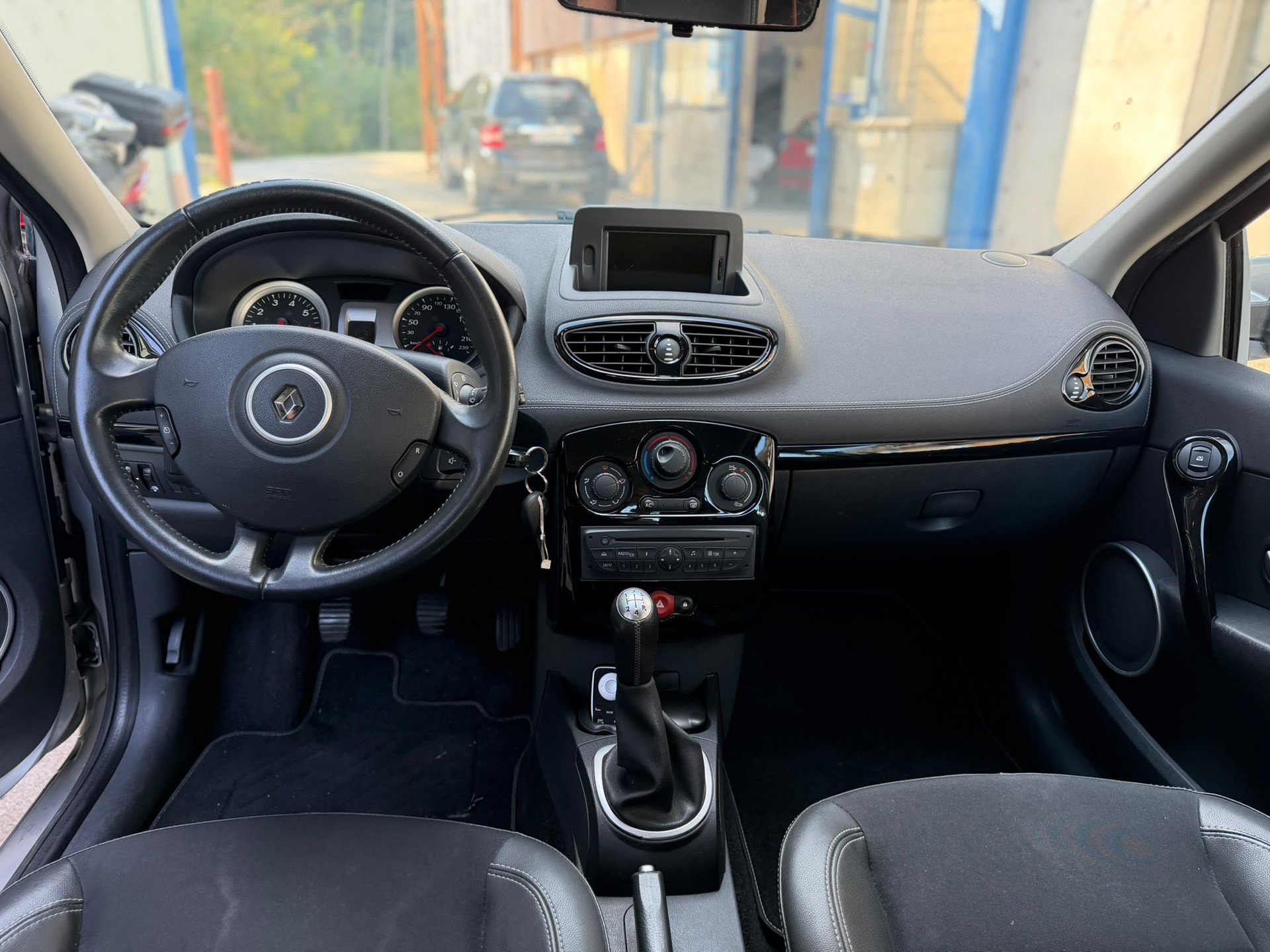 RENAULT Clio 1.2 16V Turbo Night&Day-image-1
