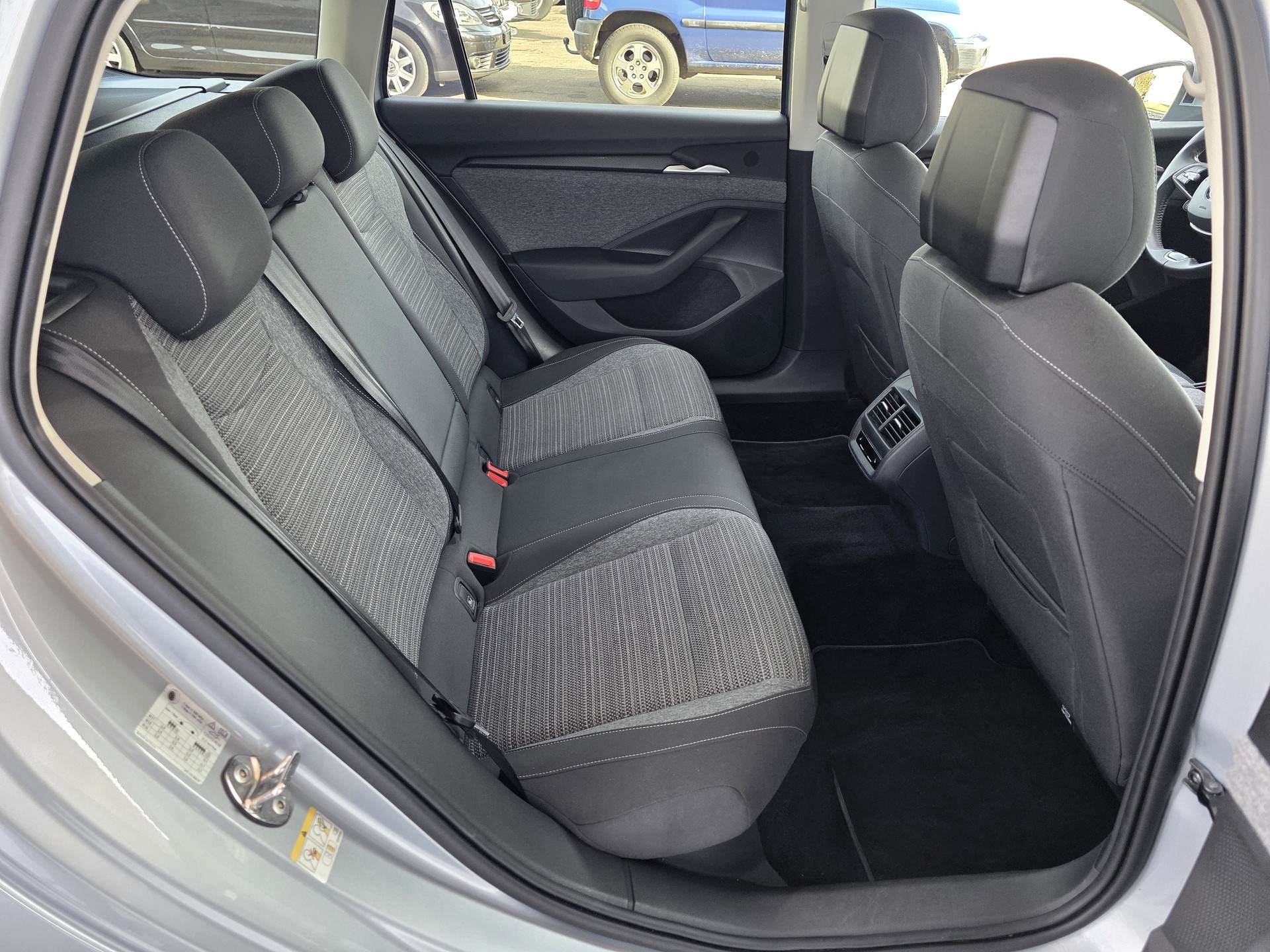 SKODA Superb Combi 2.0 TDi Selection 4x4 DSG-image-10