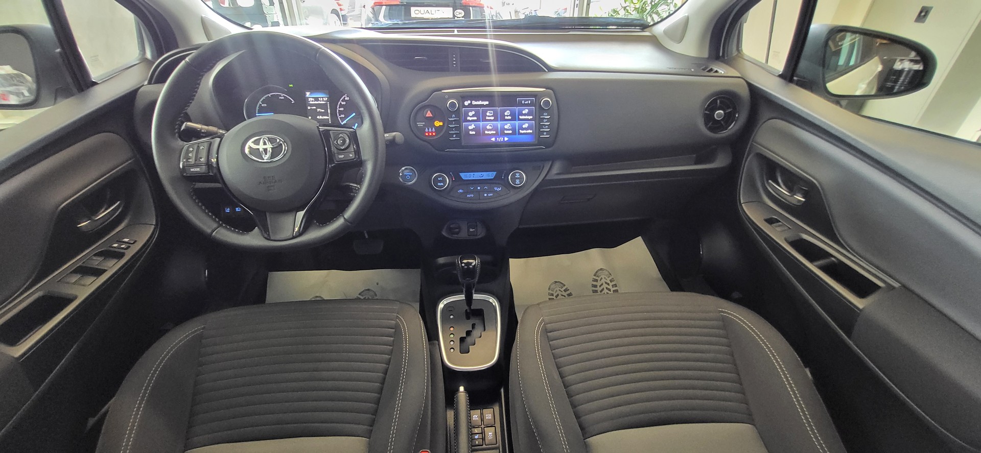 TOYOTA Yaris 1.5 VVT-i Hybrid Trend e-CVT-image-8