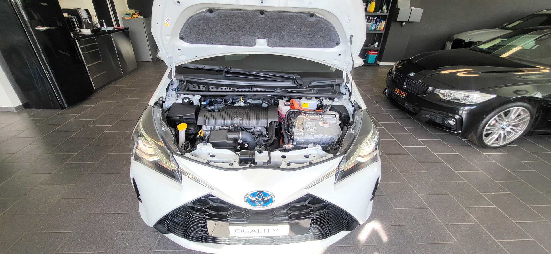 TOYOTA Yaris 1.5 VVT-i Hybrid Trend e-CVT-image-15