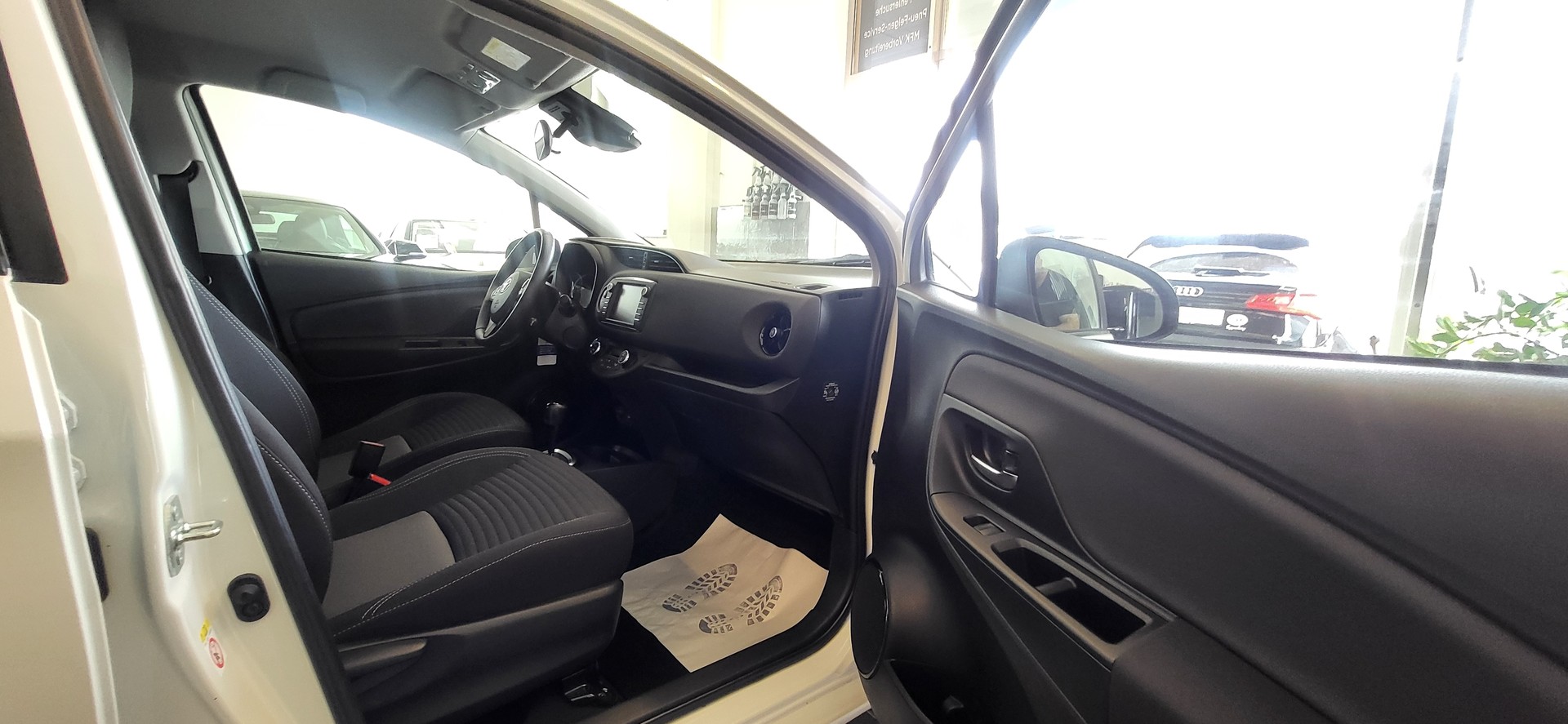 TOYOTA Yaris 1.5 VVT-i Hybrid Trend e-CVT-image-13