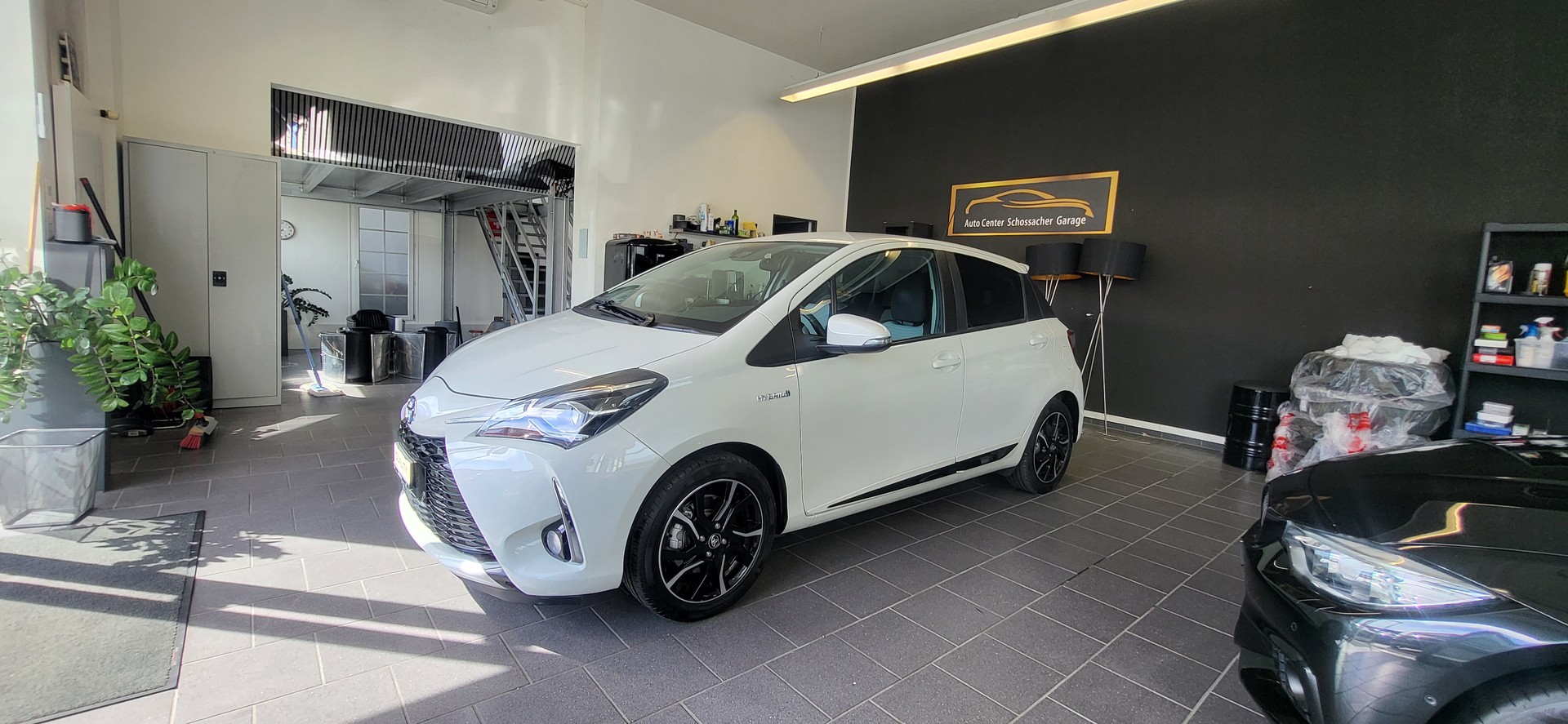 TOYOTA Yaris 1.5 VVT-i Hybrid Trend e-CVT-image-1