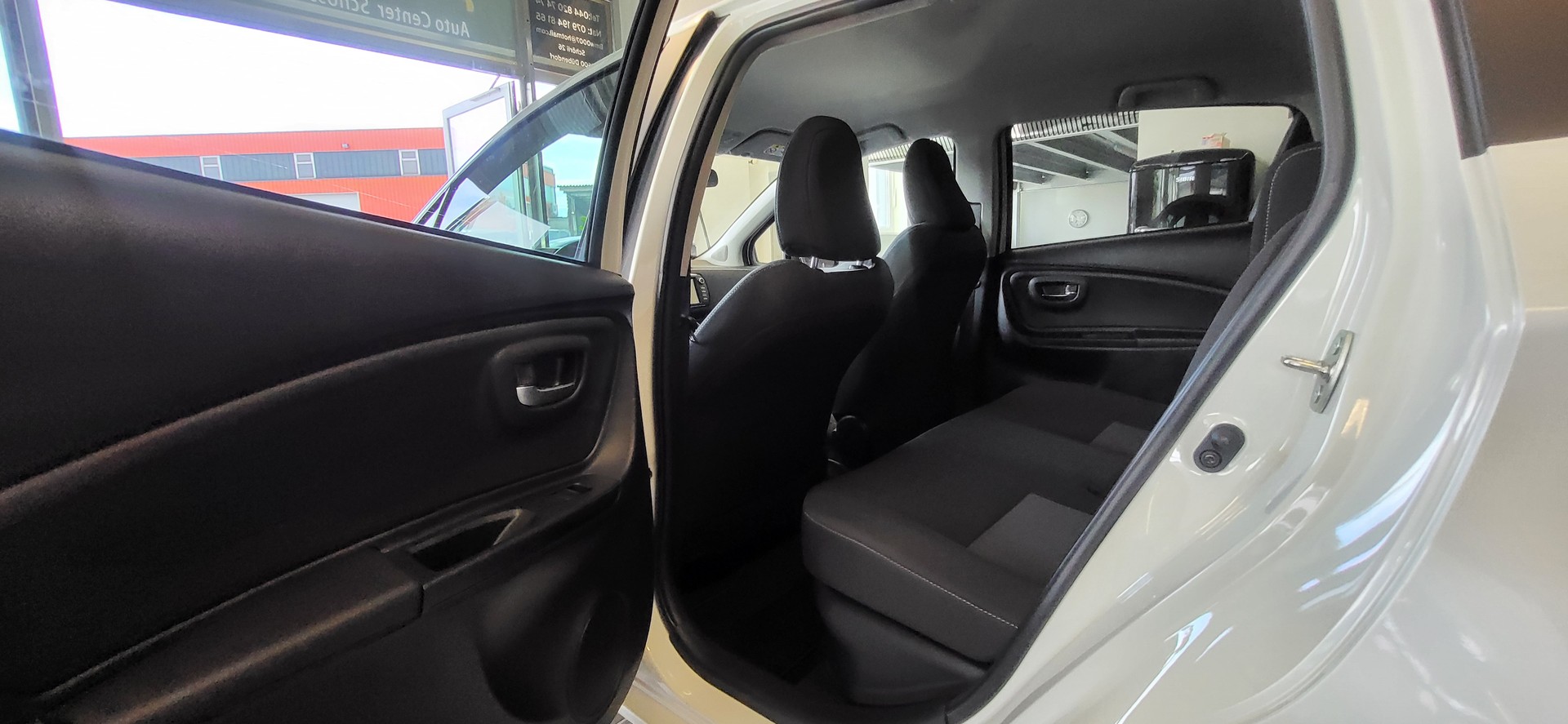 TOYOTA Yaris 1.5 VVT-i Hybrid Trend e-CVT-image-11