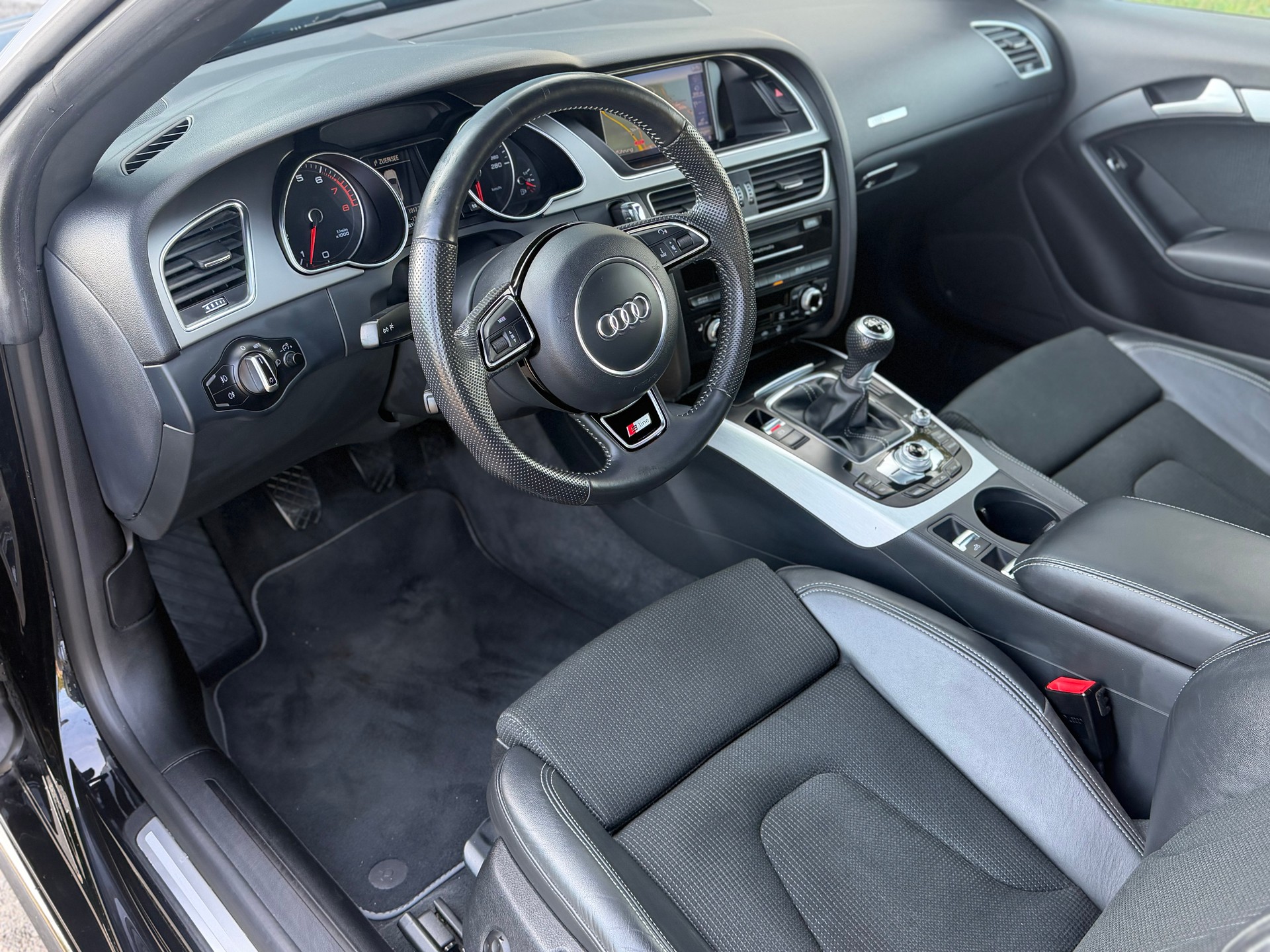AUDI A5 Cabriolet 1.8 TFSI-image-15