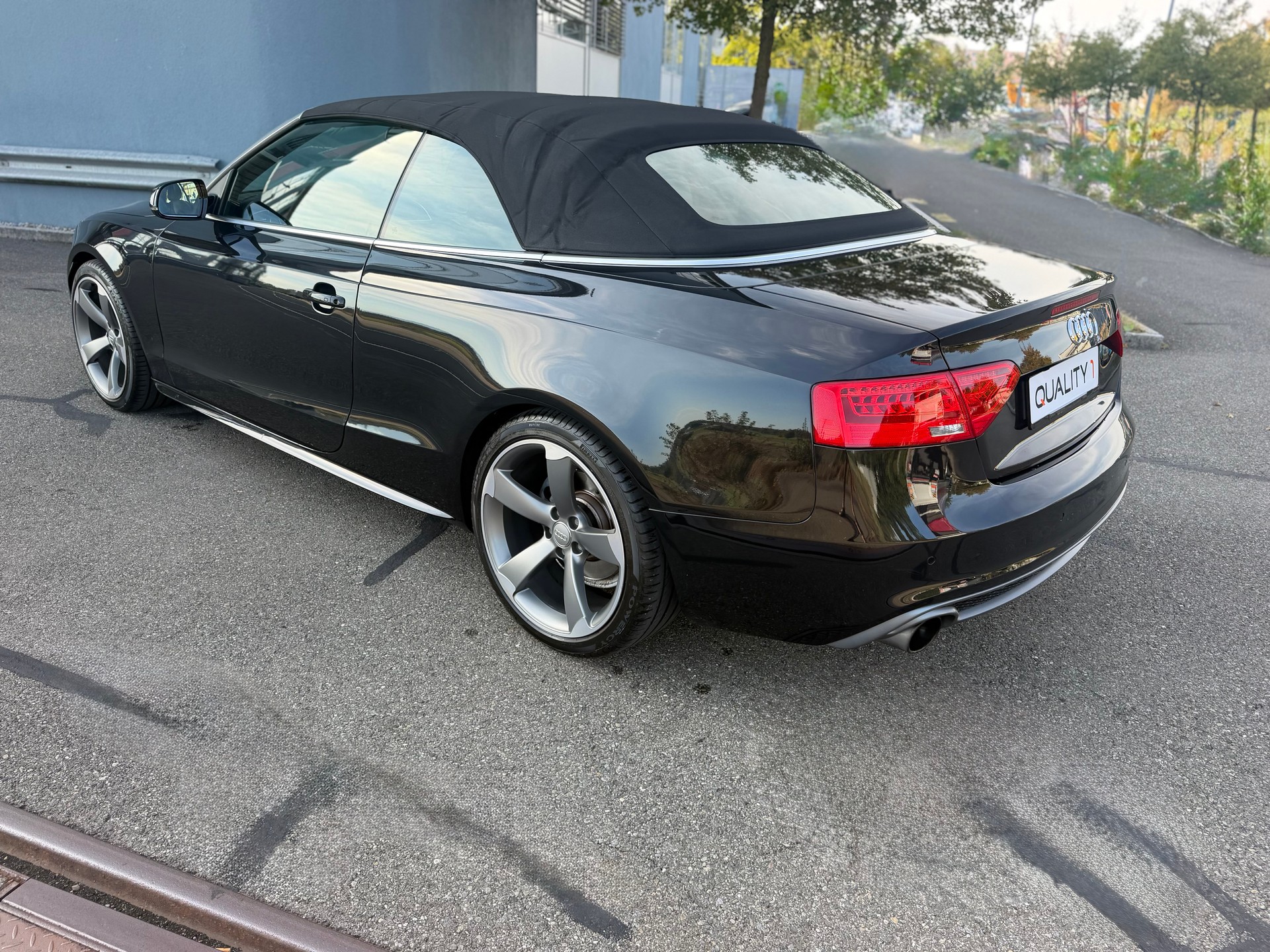 AUDI A5 Cabriolet 1.8 TFSI-image-8