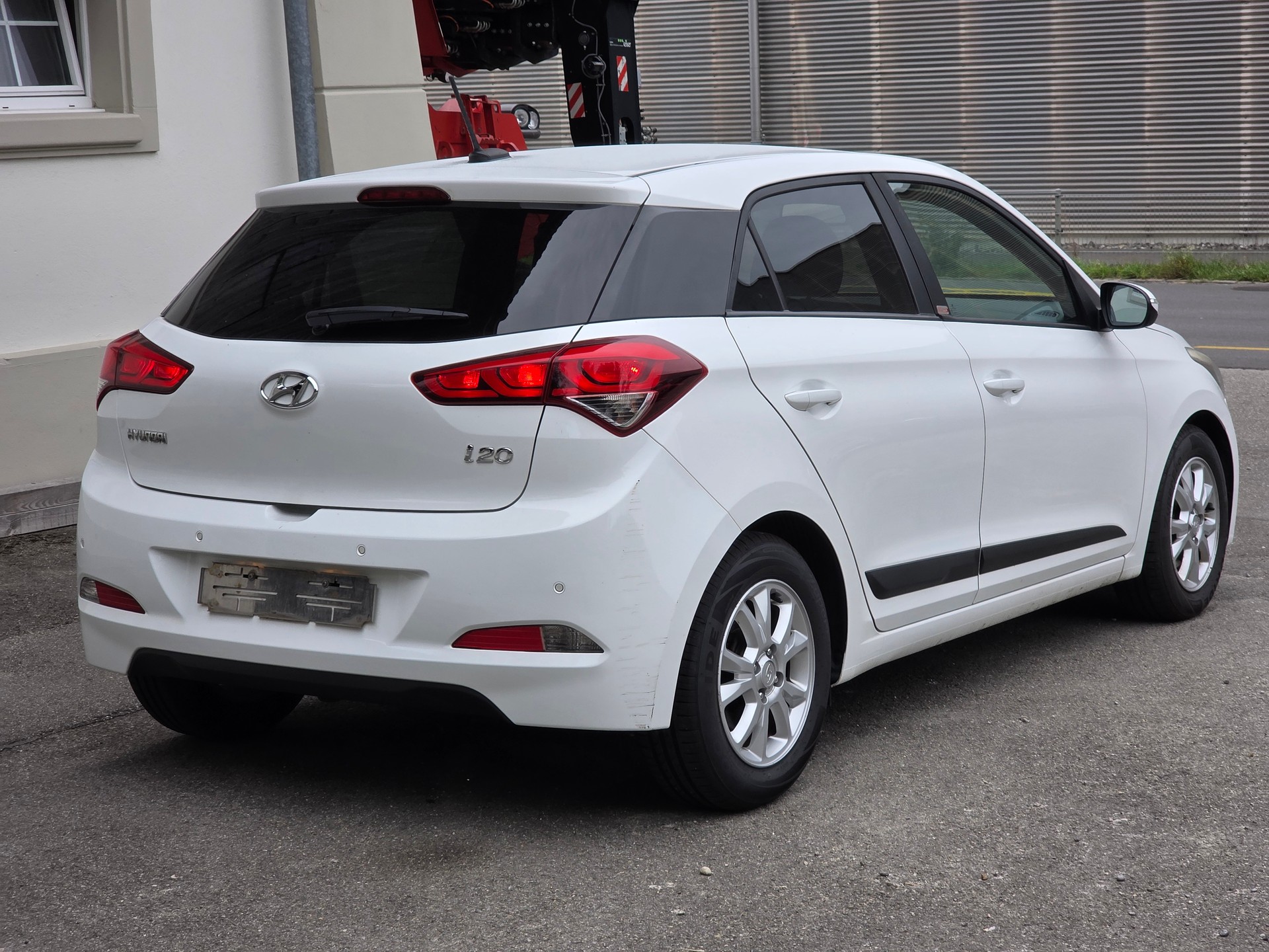 HYUNDAI i20 1.0 T-GDi Amplia-image-3