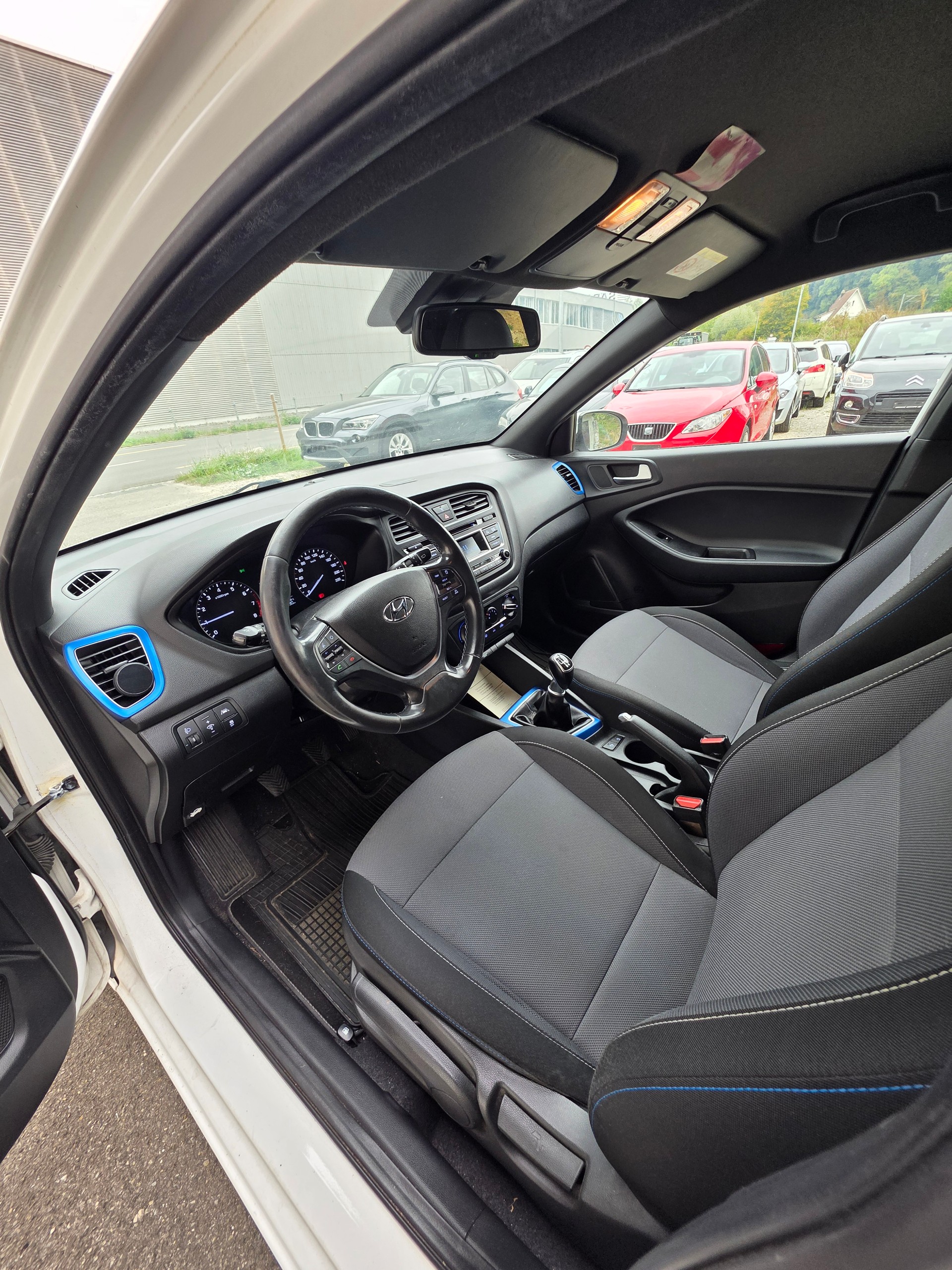 HYUNDAI i20 1.0 T-GDi Amplia-image-9