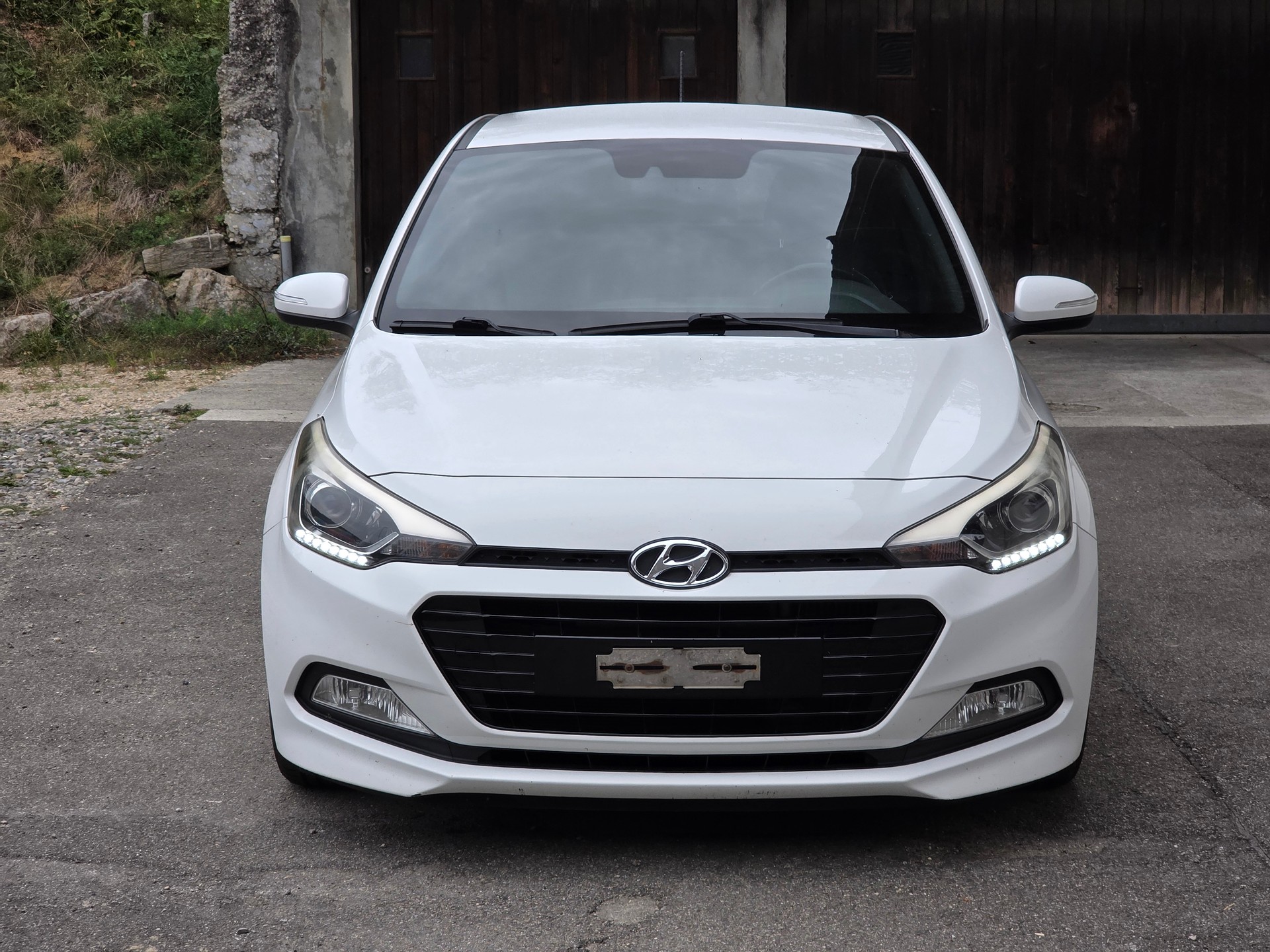 HYUNDAI i20 1.0 T-GDi Amplia-image-1