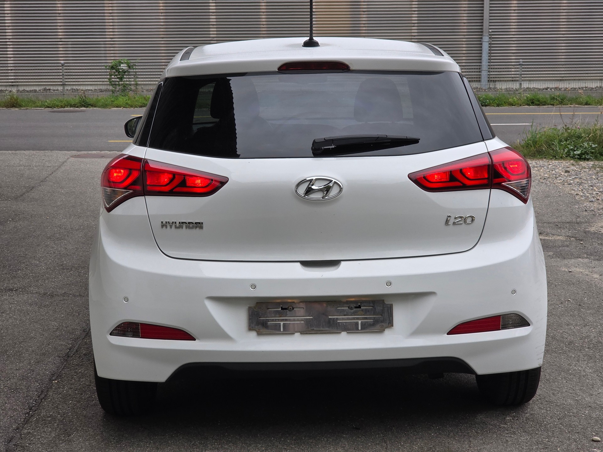 HYUNDAI i20 1.0 T-GDi Amplia-image-5