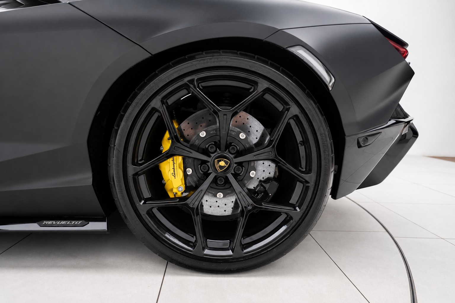 LAMBORGHINI Revuelto HPEV-image-4
